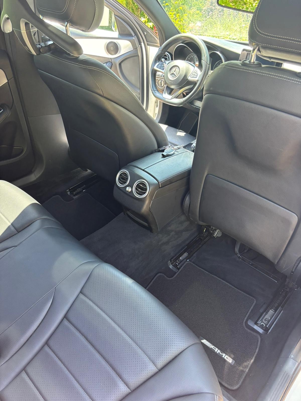 MERCEDES-BENZ C 200 AMG Line 4matic-image-3