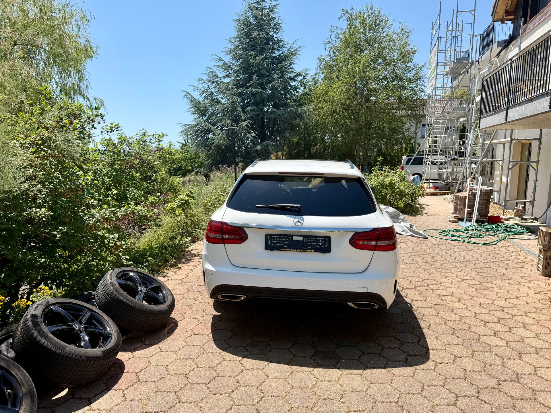 MERCEDES-BENZ C 200 AMG Line 4matic-image-1