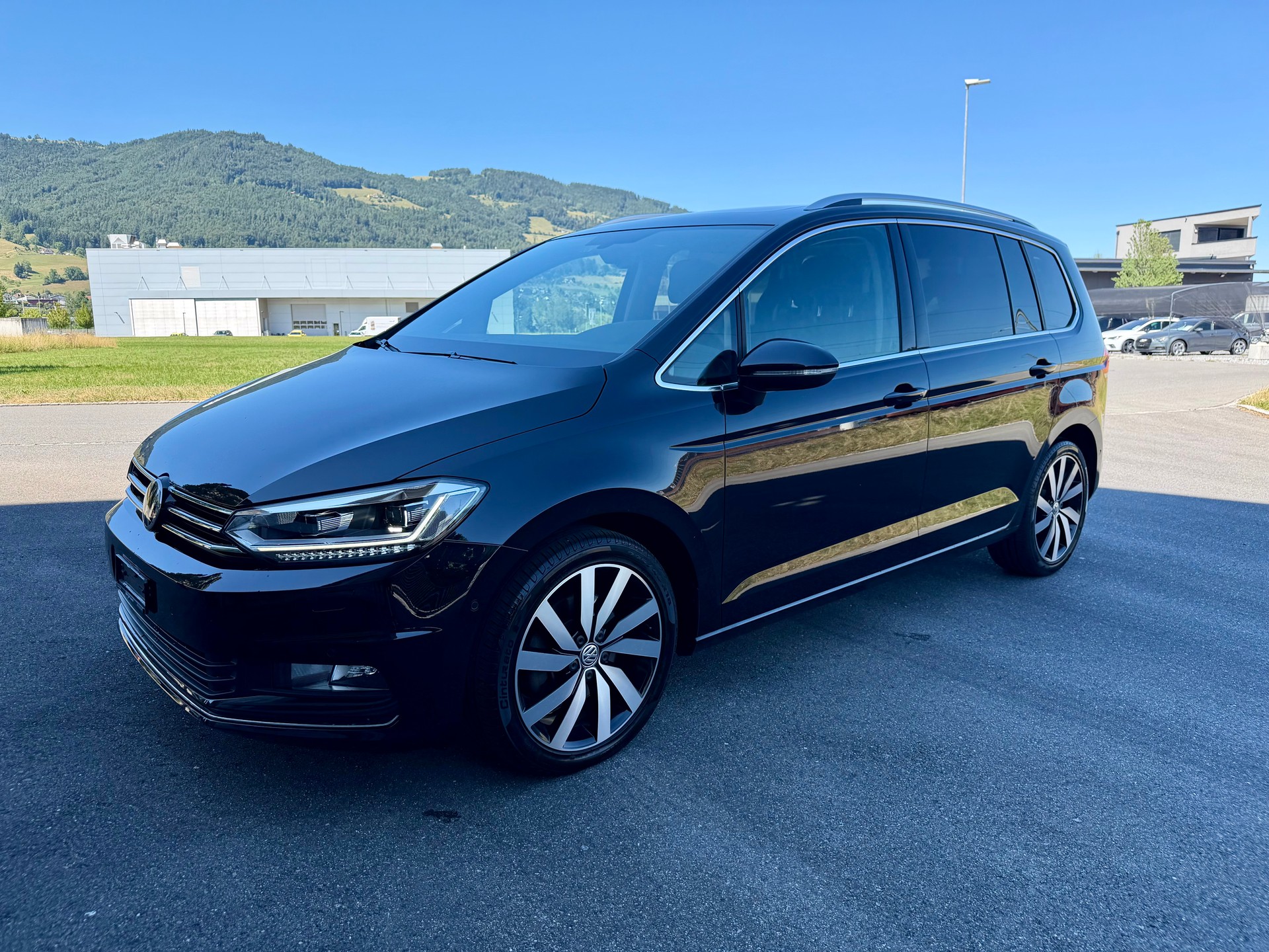 VW Touran 1.4 TSI BlueMotion Technology Highline DSG-image-11