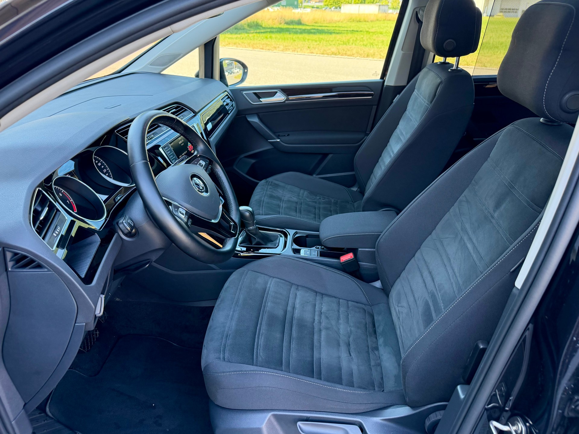 VW Touran 1.4 TSI BlueMotion Technology Highline DSG-image-6