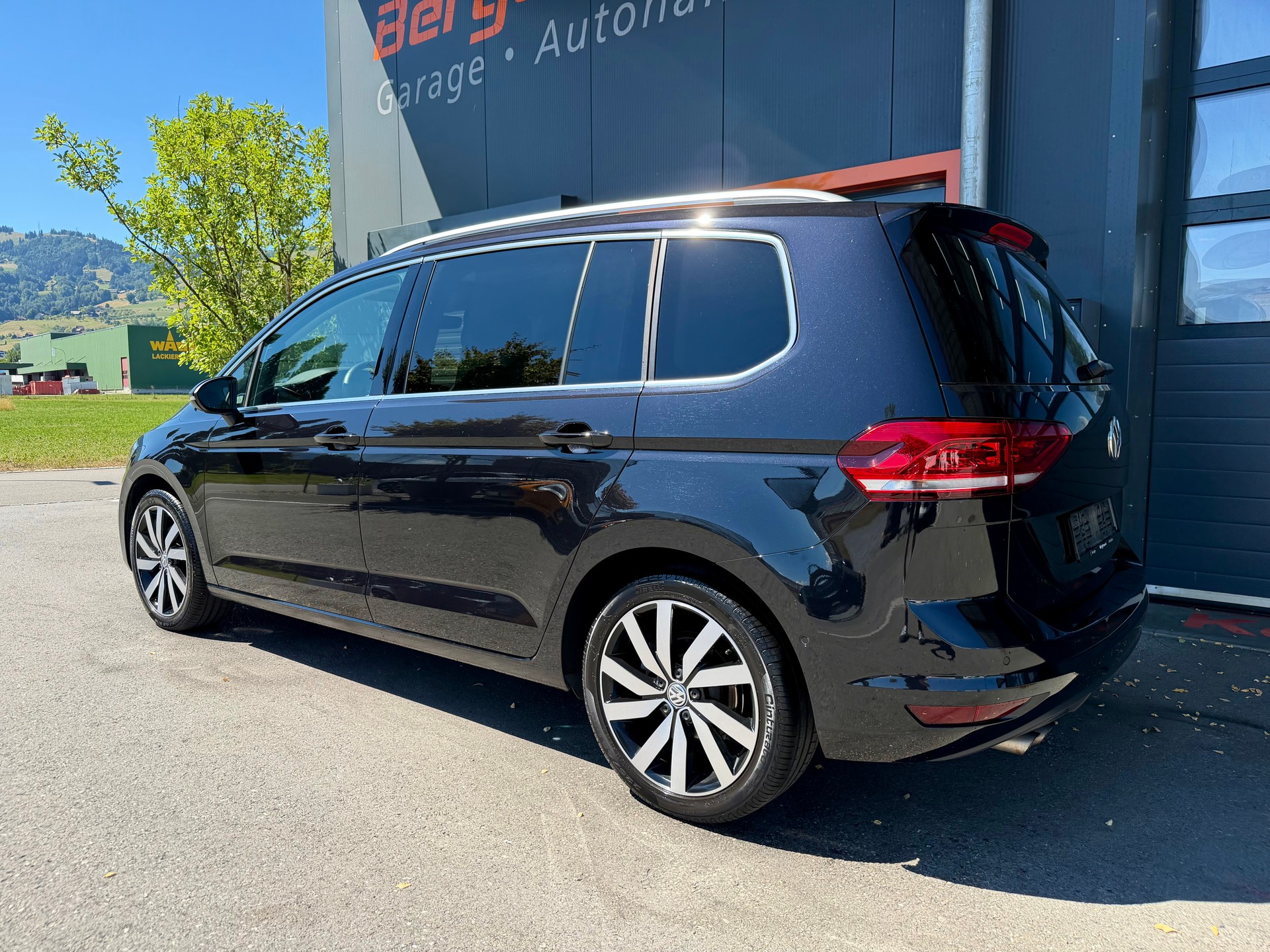 VW Touran 1.4 TSI BlueMotion Technology Highline DSG-image-2