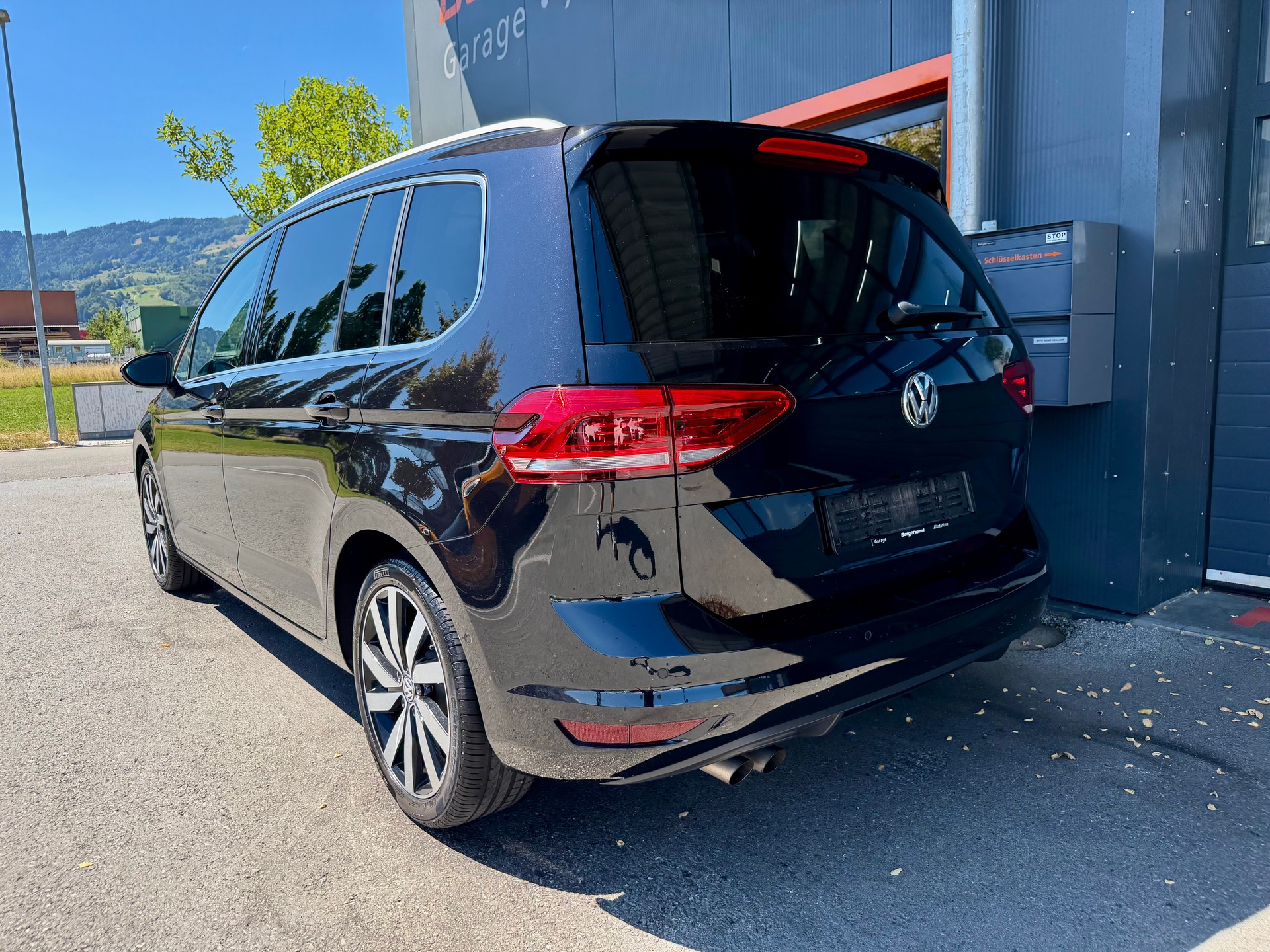 VW Touran 1.4 TSI BlueMotion Technology Highline DSG-image-4