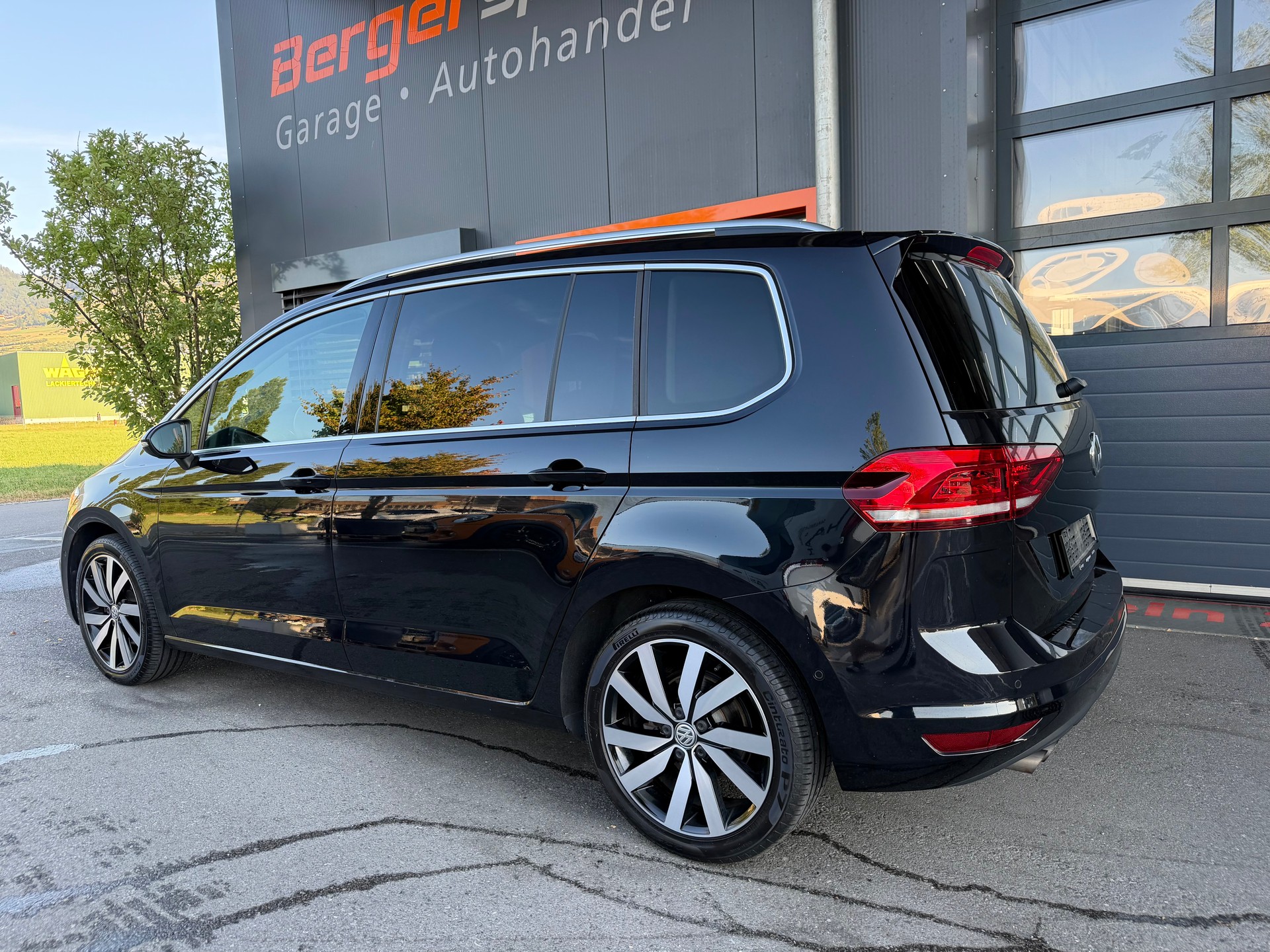 VW Touran 1.4 TSI BlueMotion Technology Highline DSG-image-2