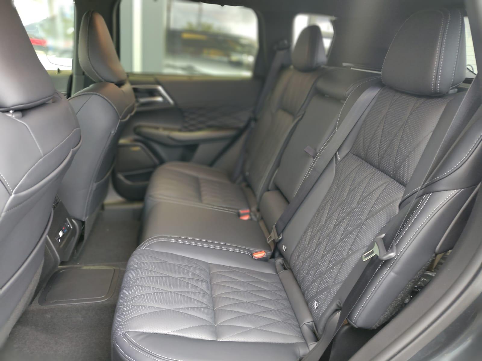 MITSUBISHI Outlander 2.4 PHEV Sport 4x4-image-11