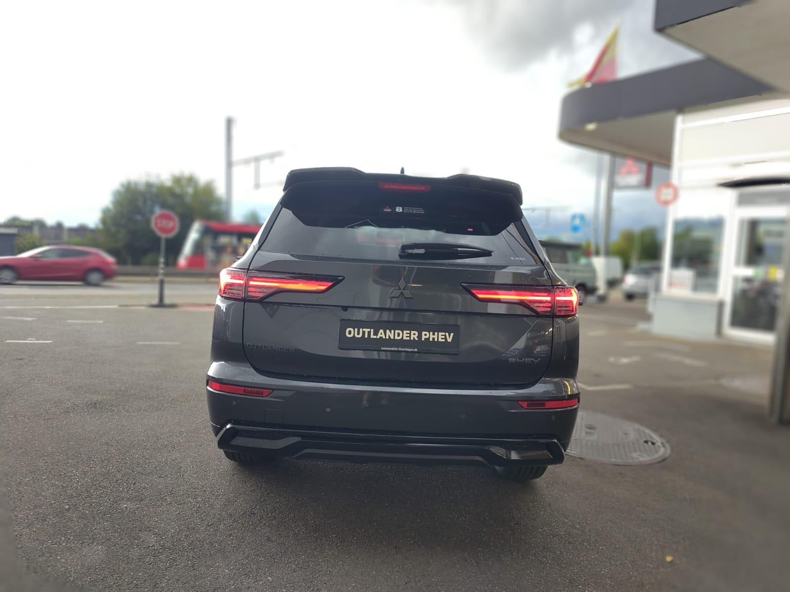 MITSUBISHI Outlander 2.4 PHEV Sport 4x4-image-6
