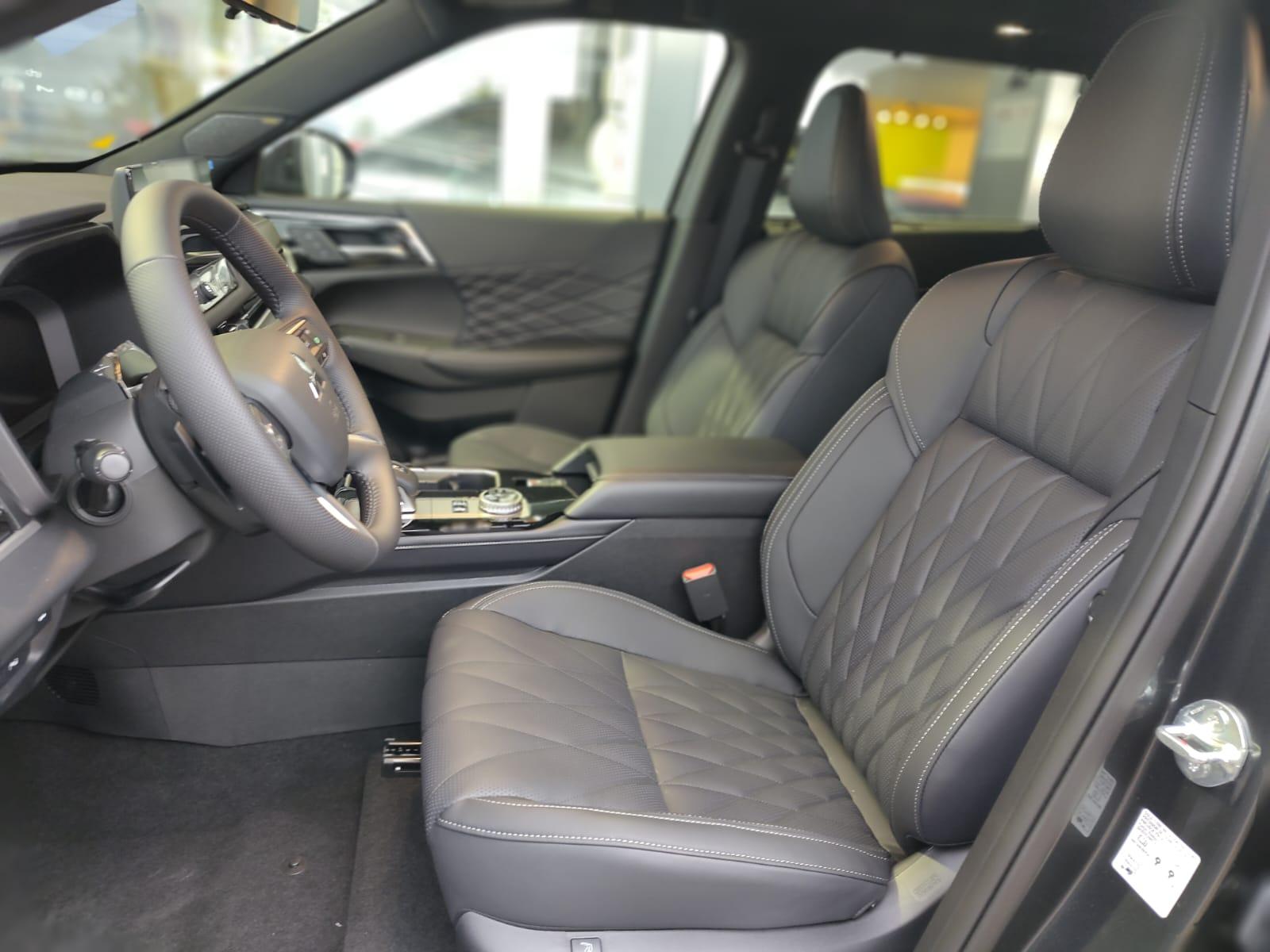 MITSUBISHI Outlander 2.4 PHEV Sport 4x4-image-12