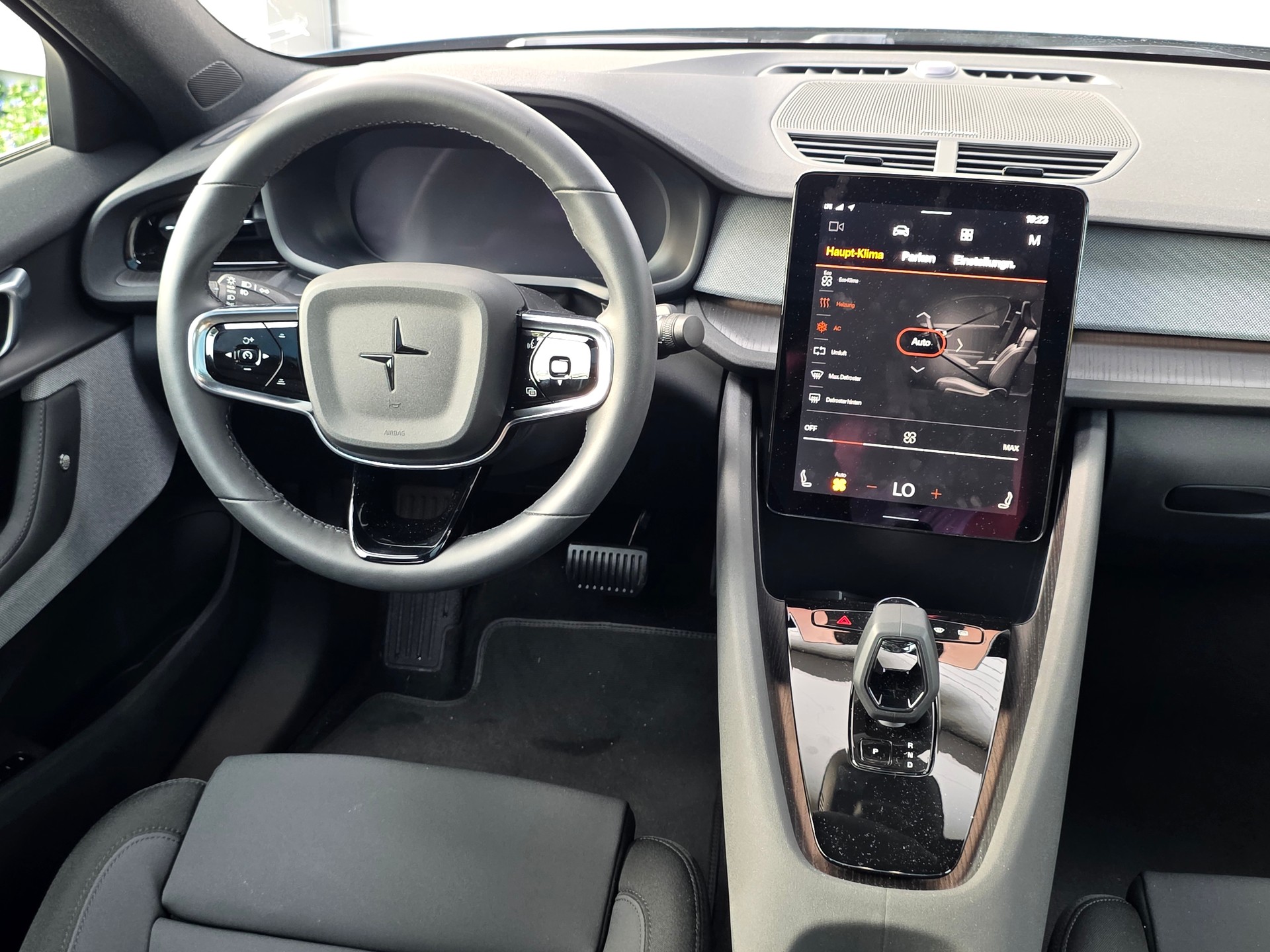 POLESTAR Polestar 2 Long Range Dual 78 kWh MY23 * PERFORMANCE FELGEN -PLUS PAKET -KEYLESS -HARMAN KARDON -GARANTIE BIS 05.2030-image-6