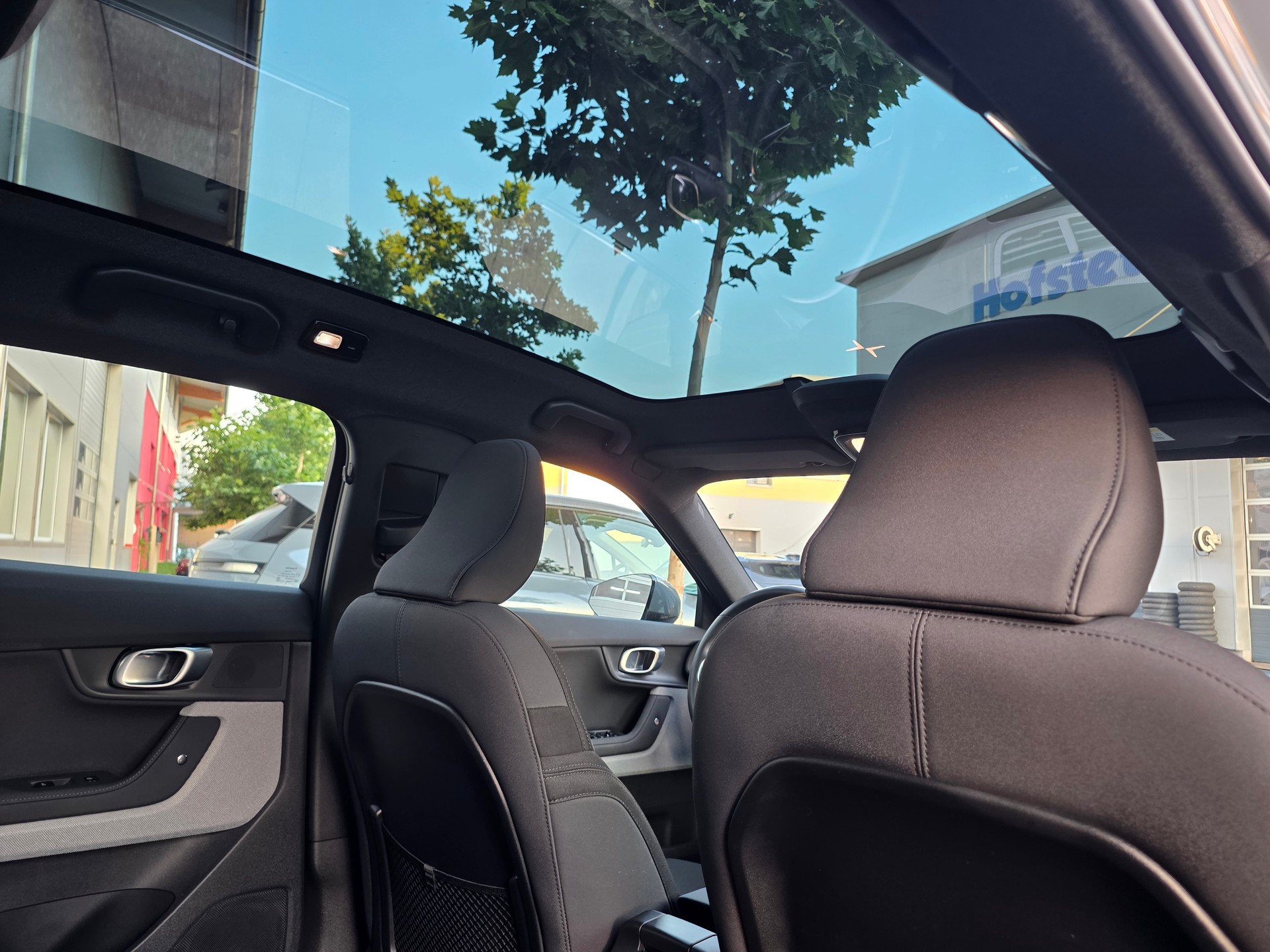 POLESTAR Polestar 2 Long Range Dual 78 kWh MY23 * PERFORMANCE FELGEN -PLUS PAKET -KEYLESS -HARMAN KARDON -GARANTIE BIS 05.2030-image-10