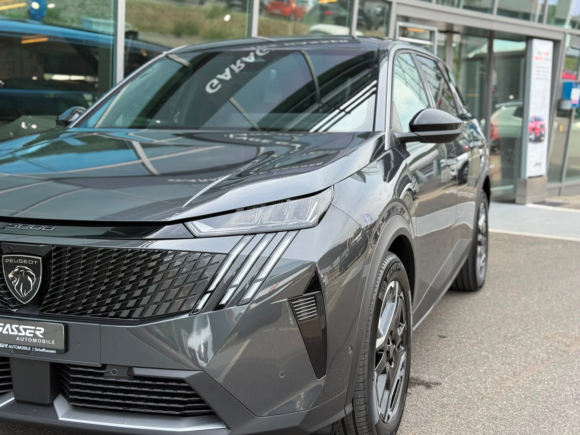 PEUGEOT 5008 210 73kWh Allure Premium-image-1
