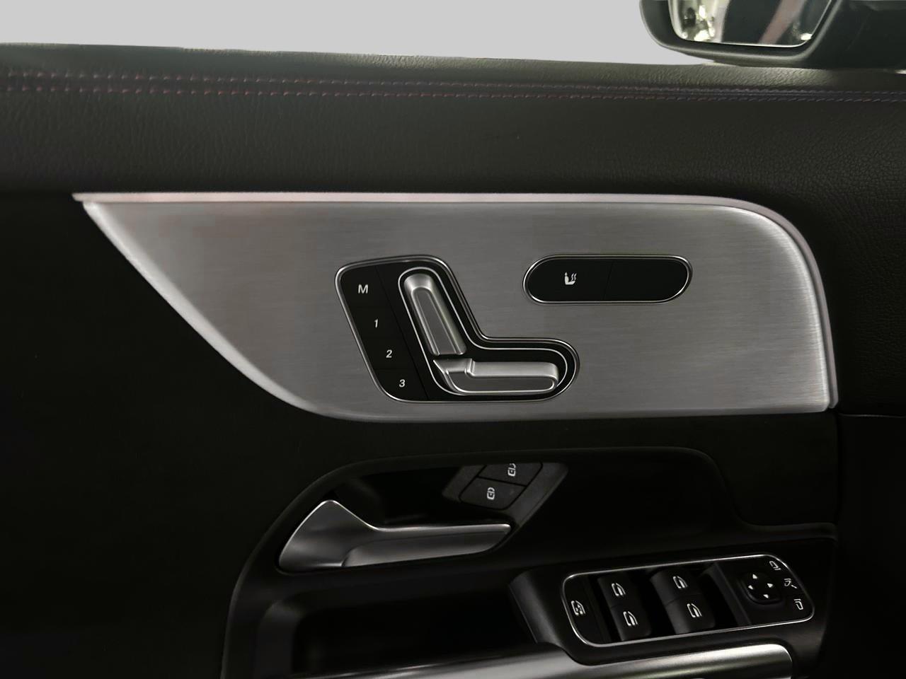 MERCEDES-BENZ GLA 35 AMG 4matic-image-18