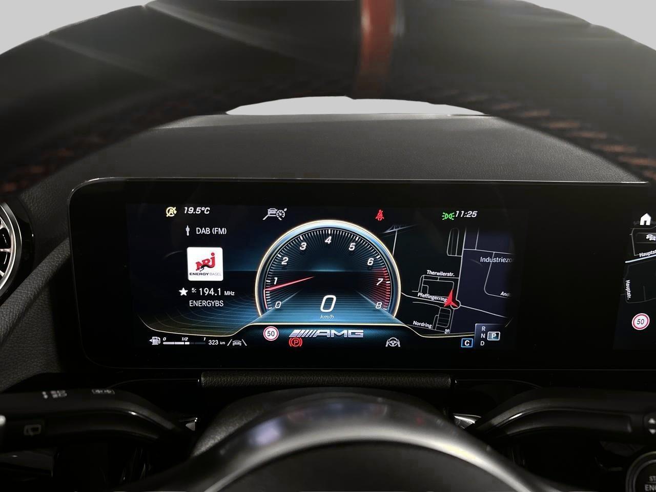 MERCEDES-BENZ GLA 35 AMG 4matic-image-17