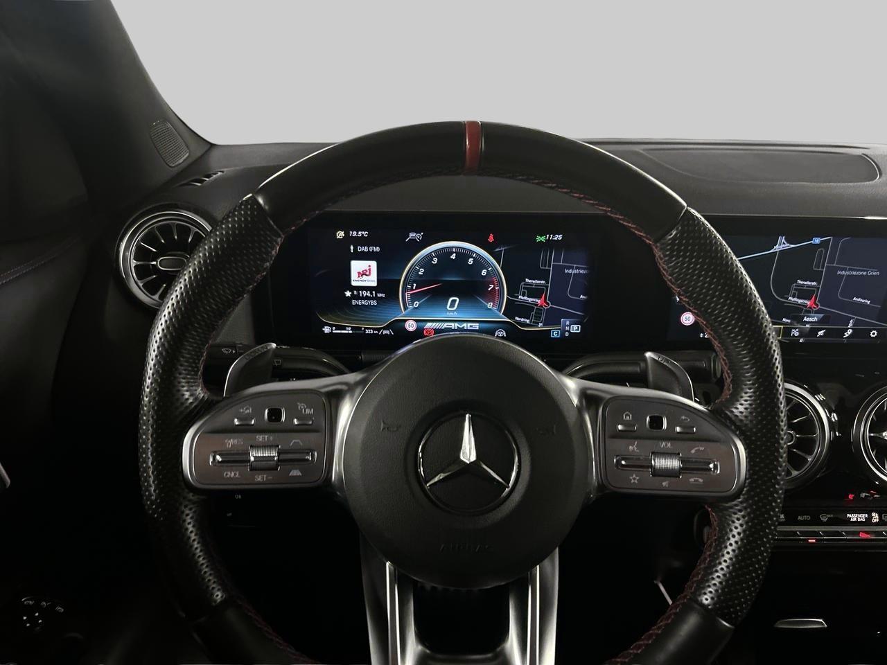 MERCEDES-BENZ GLA 35 AMG 4matic-image-16