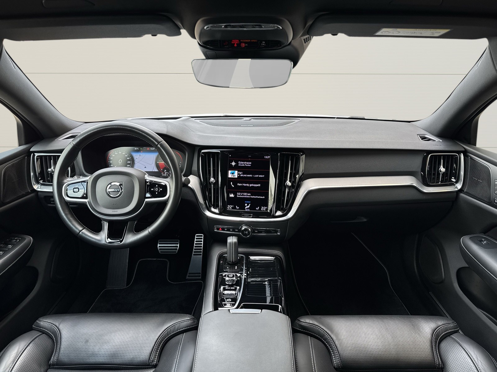 VOLVO S60 2.0 T8 TE R-Design eAWD-image-11