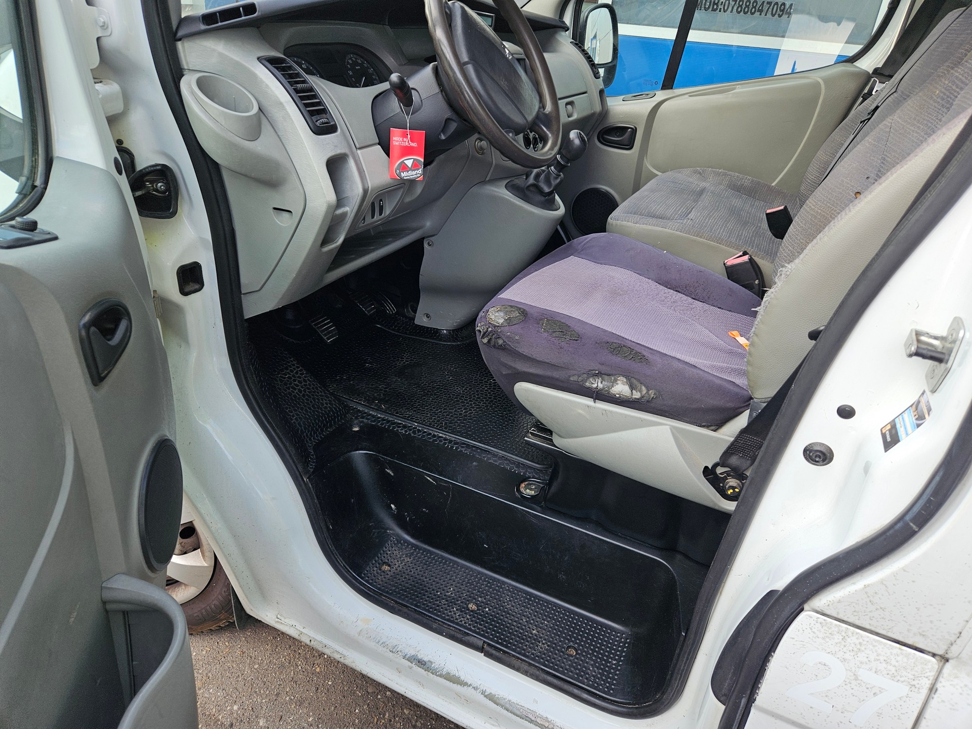 RENAULT Trafic 2.5 dCi 2.9t L2H1-image-9