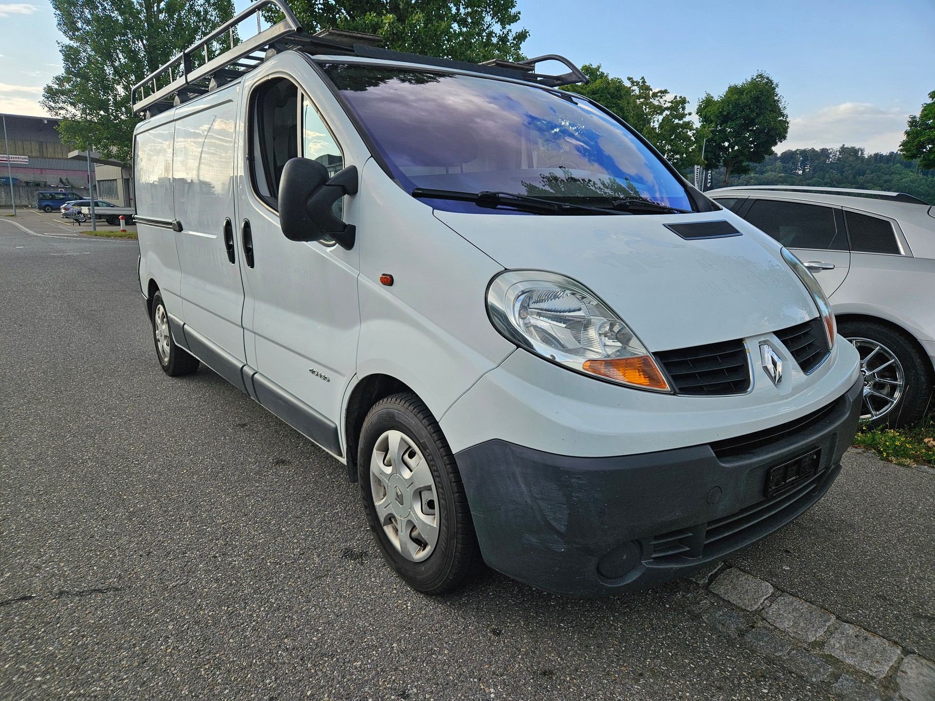 RENAULT Trafic 2.5 dCi 2.9t L2H1-image-1