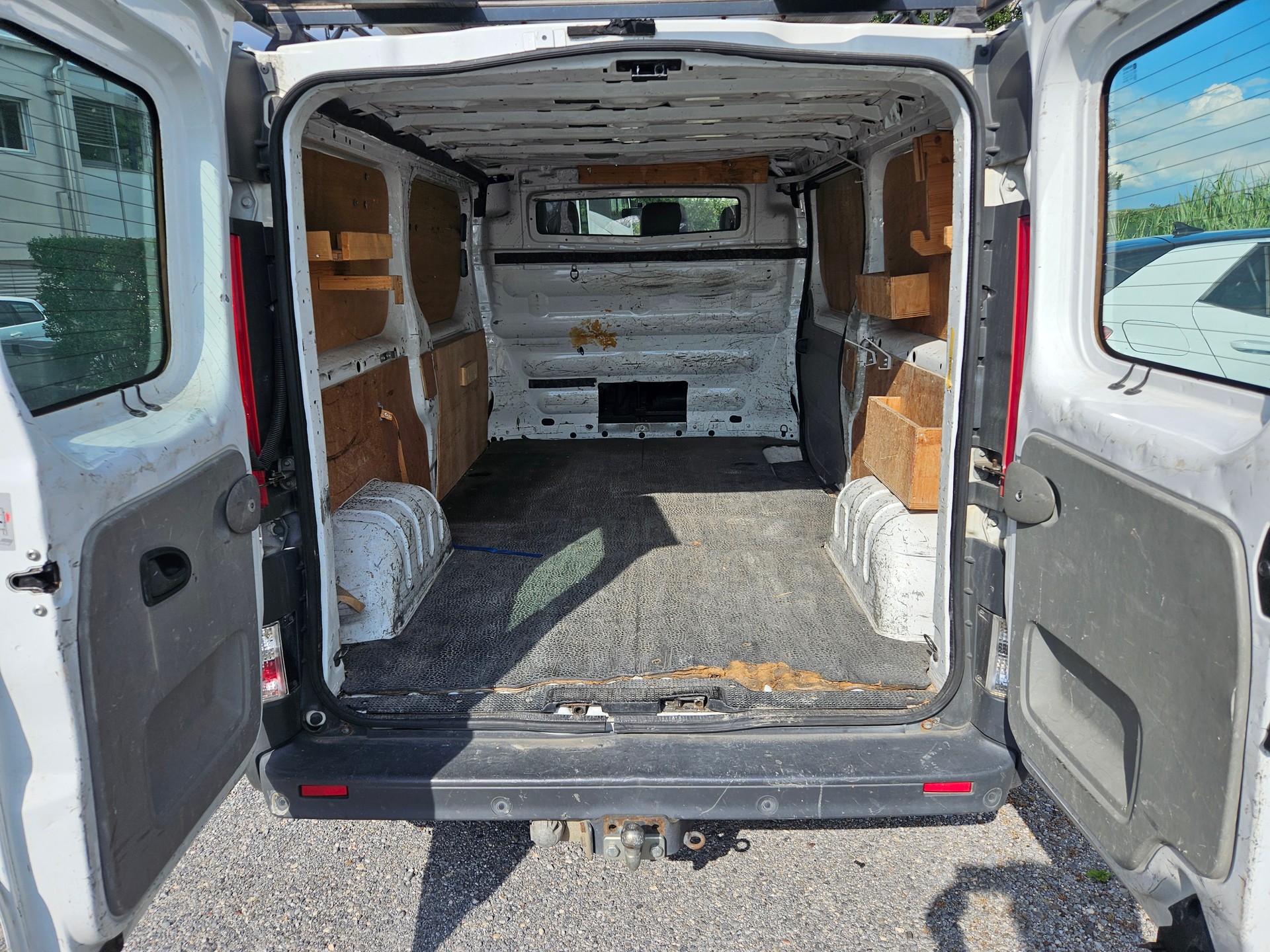 RENAULT Trafic 2.5 dCi 2.9t L2H1-image-12