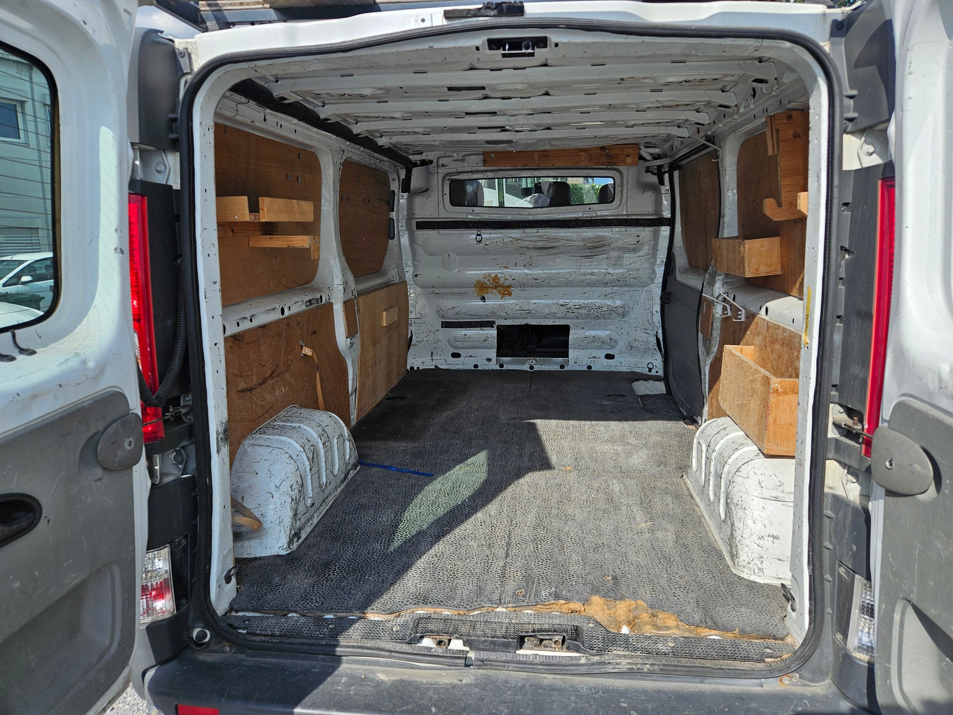 RENAULT Trafic 2.5 dCi 2.9t L2H1-image-14