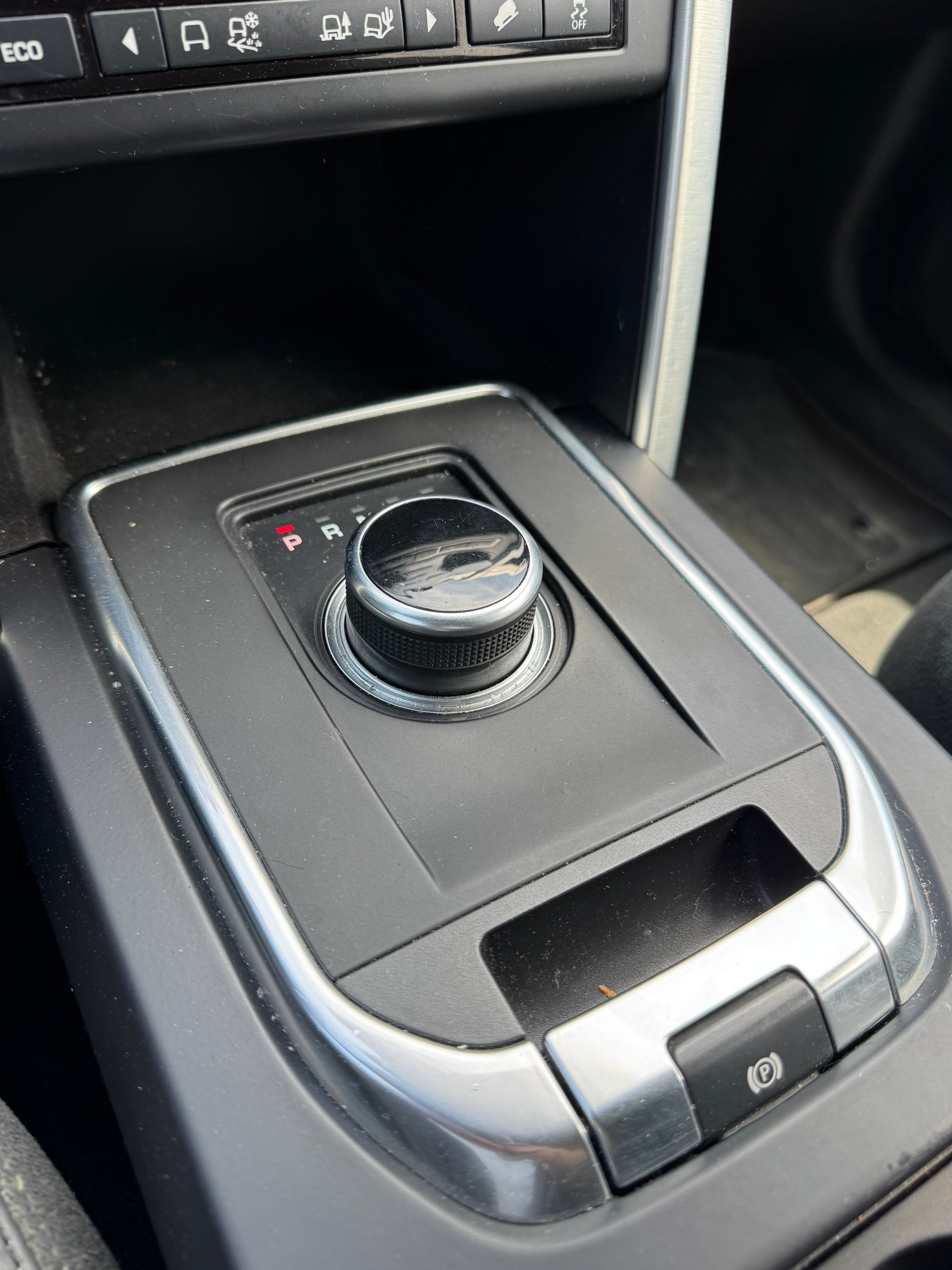 LAND ROVER Discovery Sport 2.0 TD4 Pure AT9-image-13
