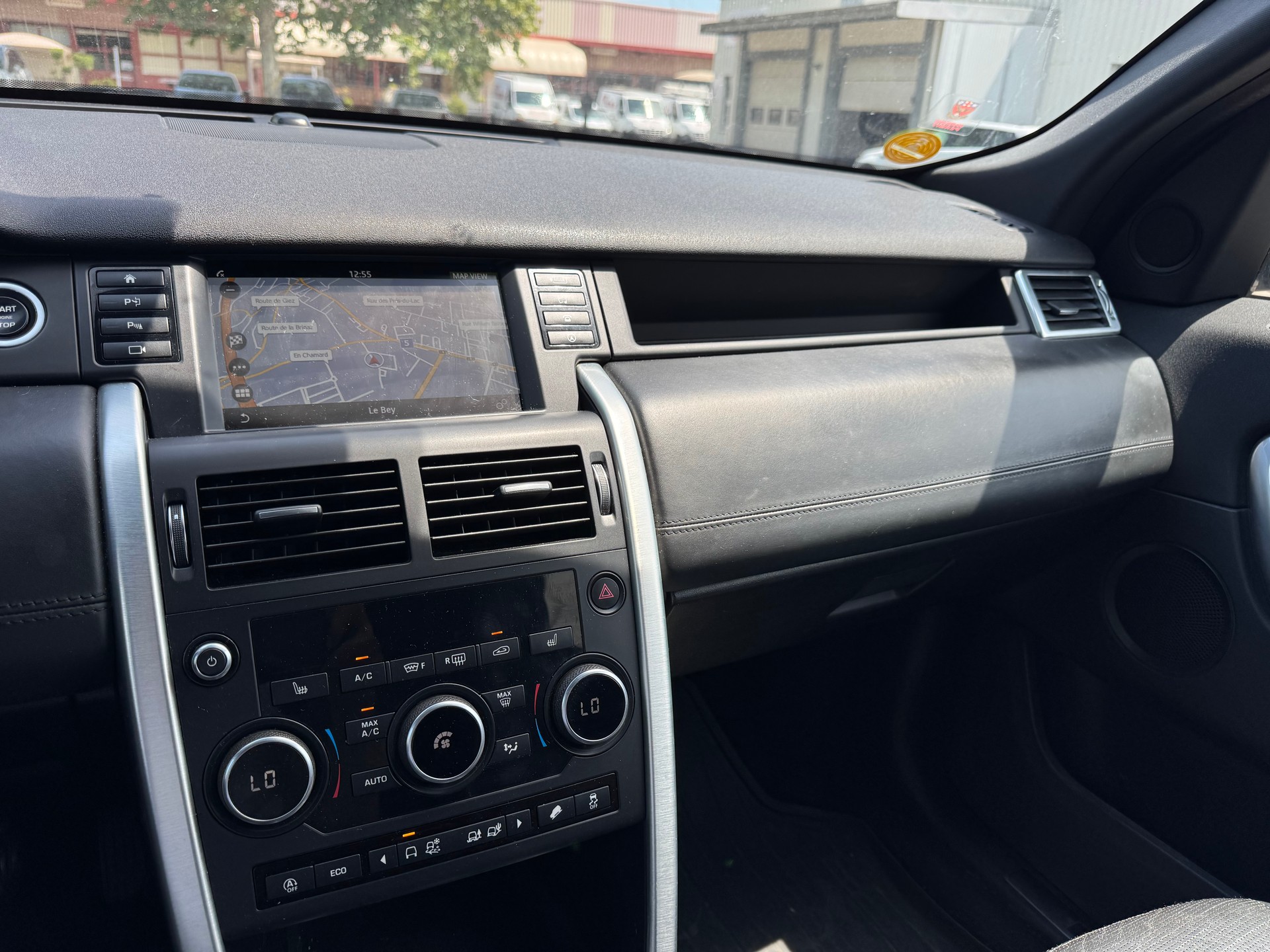 LAND ROVER Discovery Sport 2.0 TD4 Pure AT9-image-9