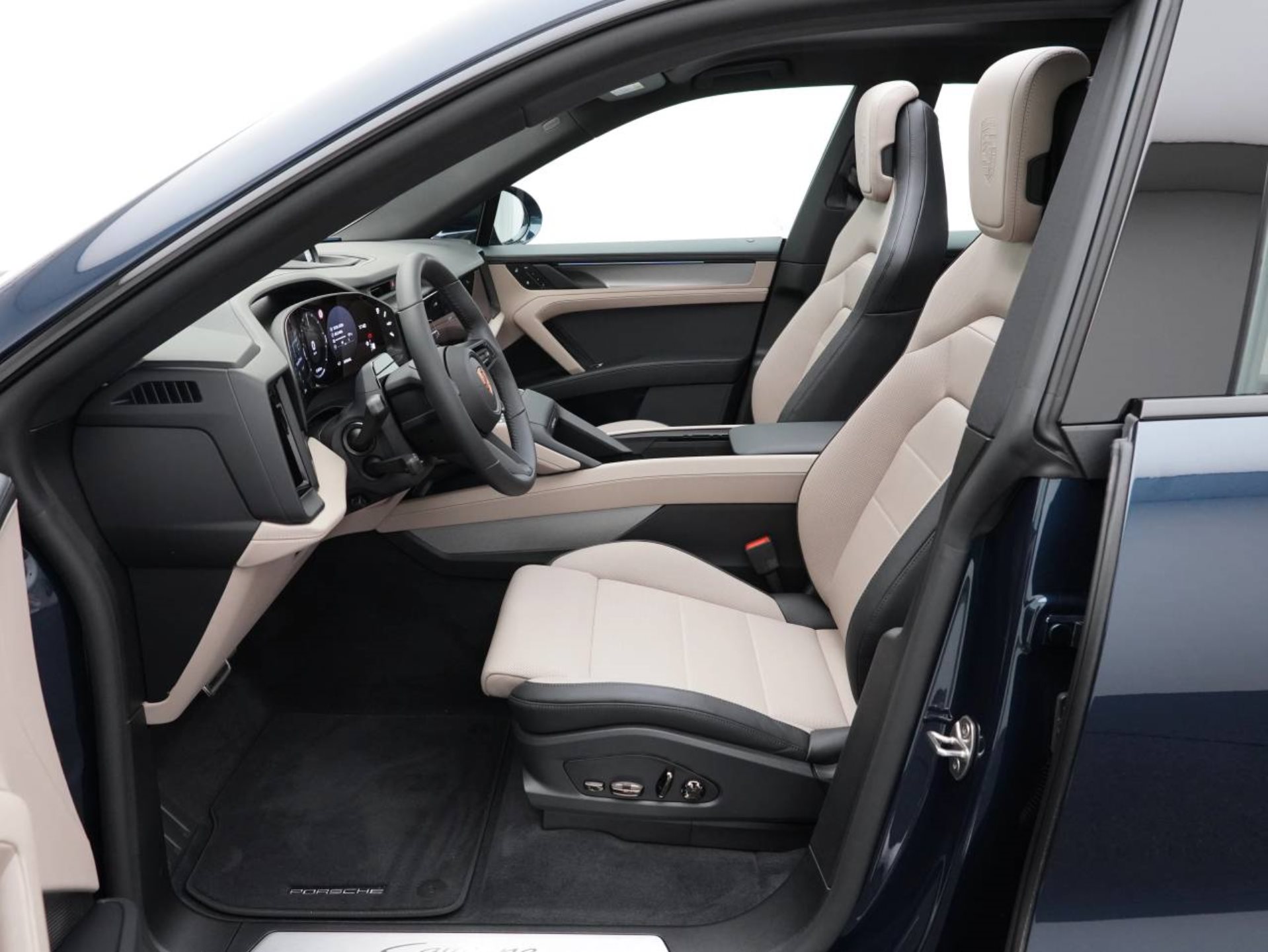 PORSCHE Cayenne Electric-image-4