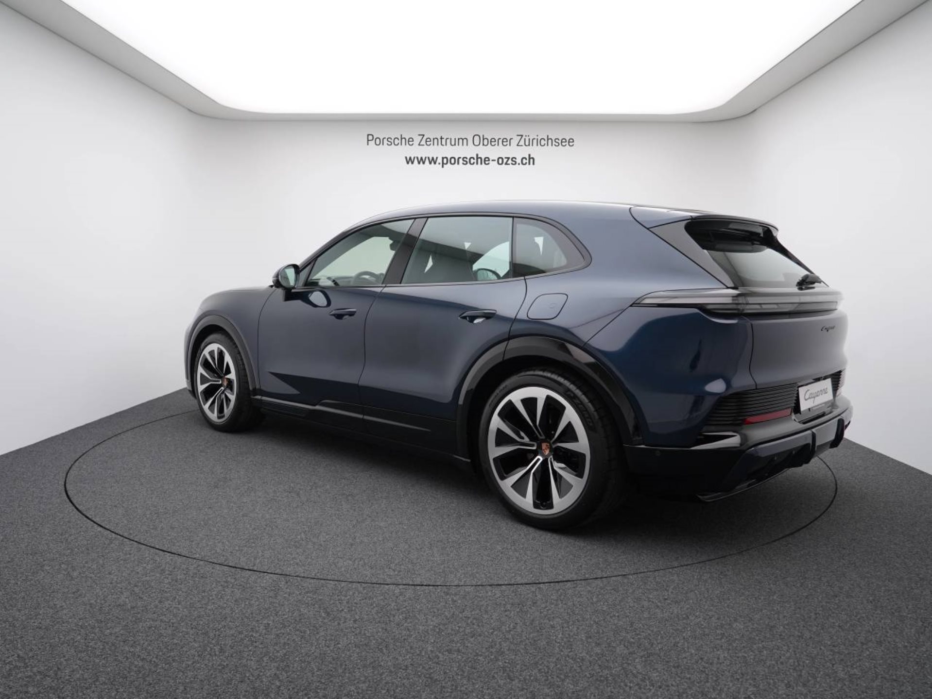 PORSCHE Cayenne Electric-image-2