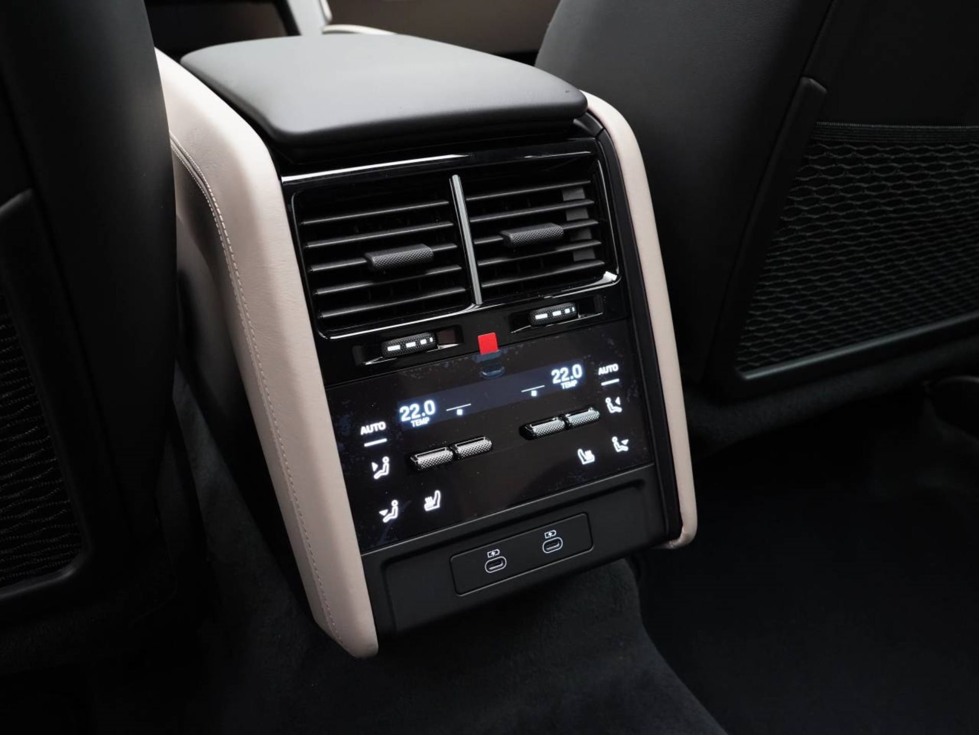 PORSCHE Cayenne Electric-image-29