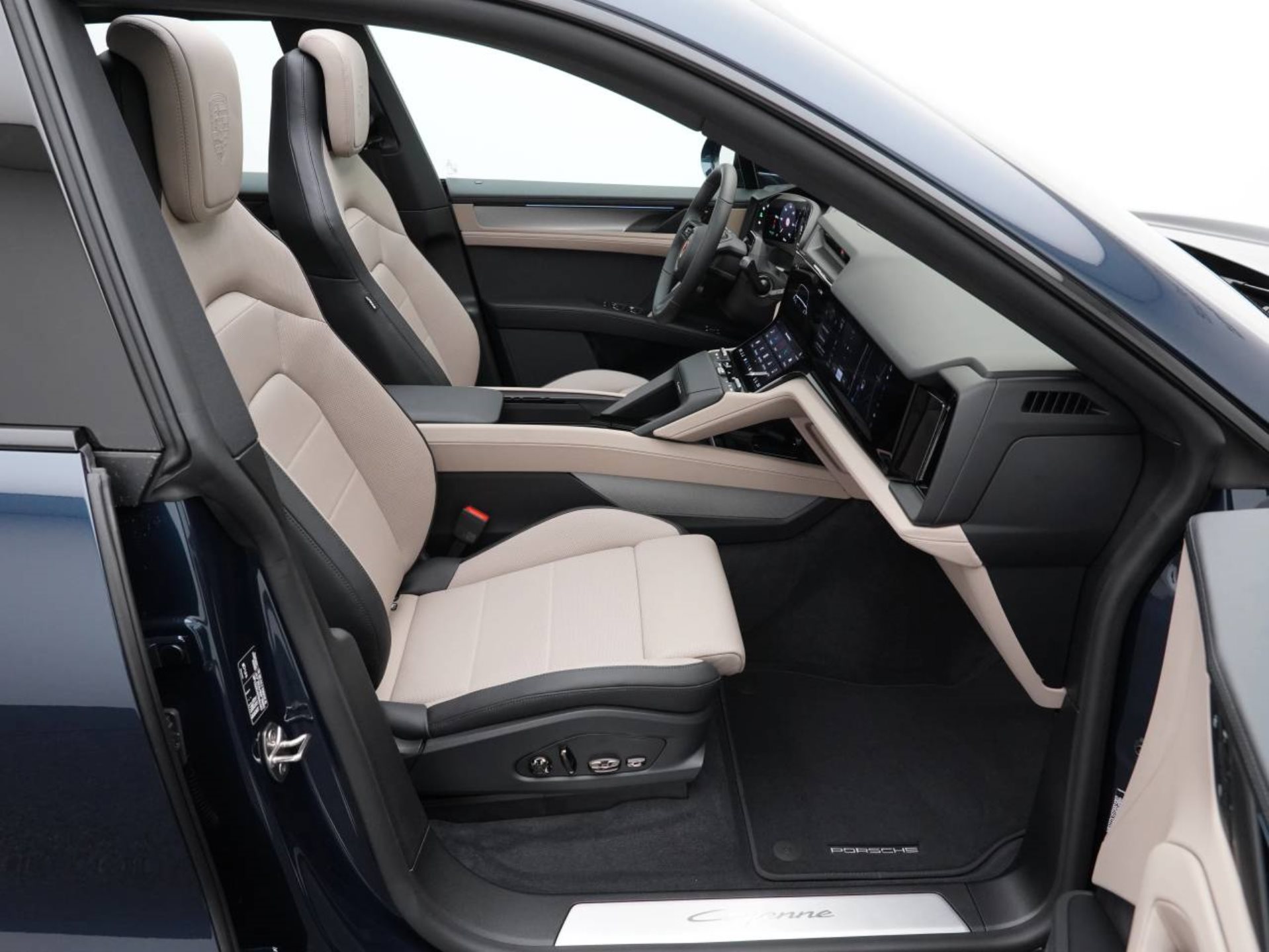 PORSCHE Cayenne Electric-image-25