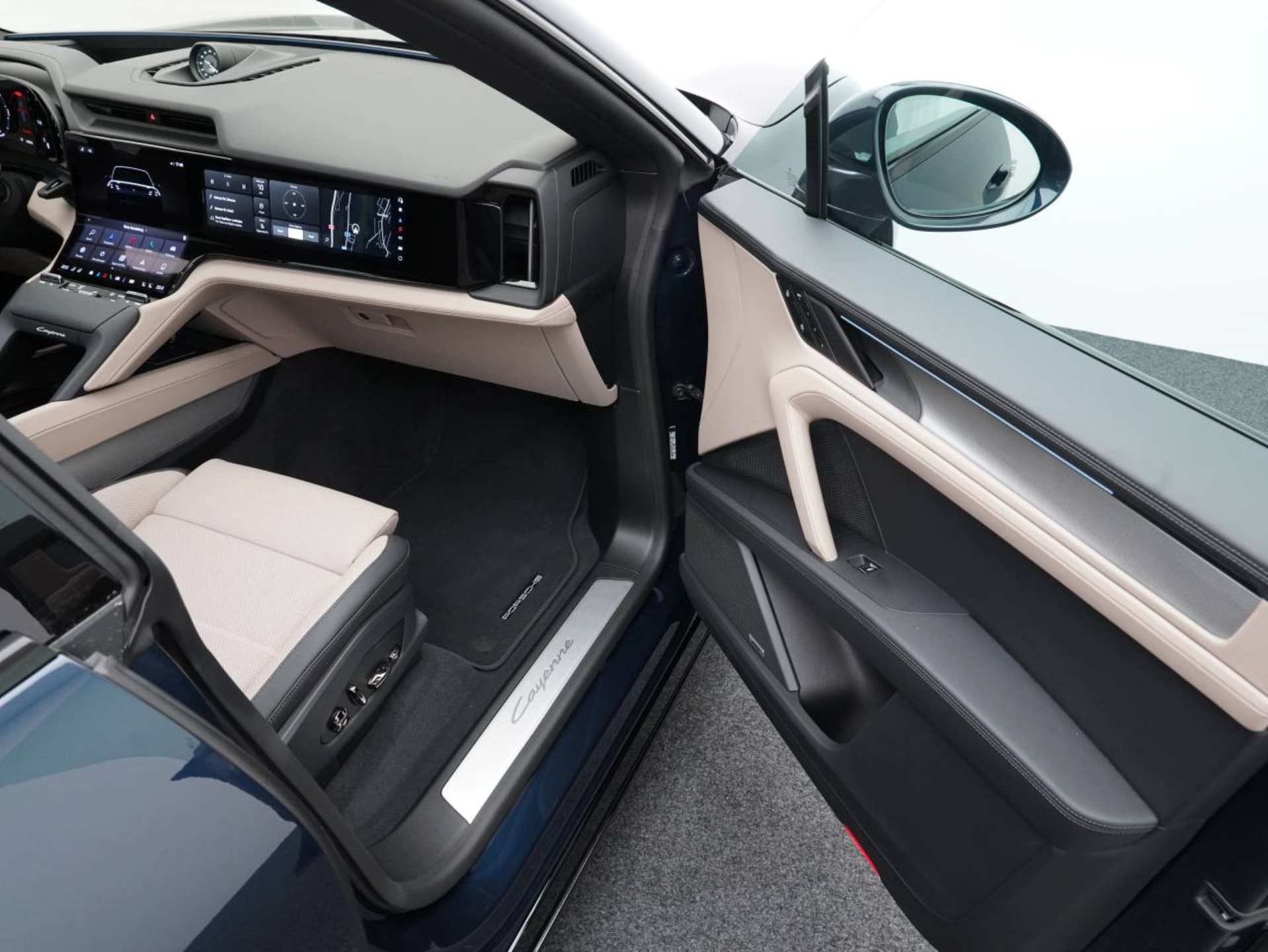 PORSCHE Cayenne Electric-image-23