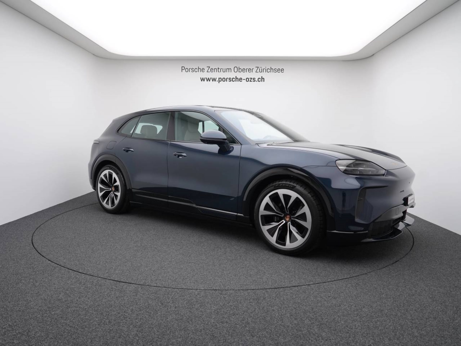 PORSCHE Cayenne Electric-image-8