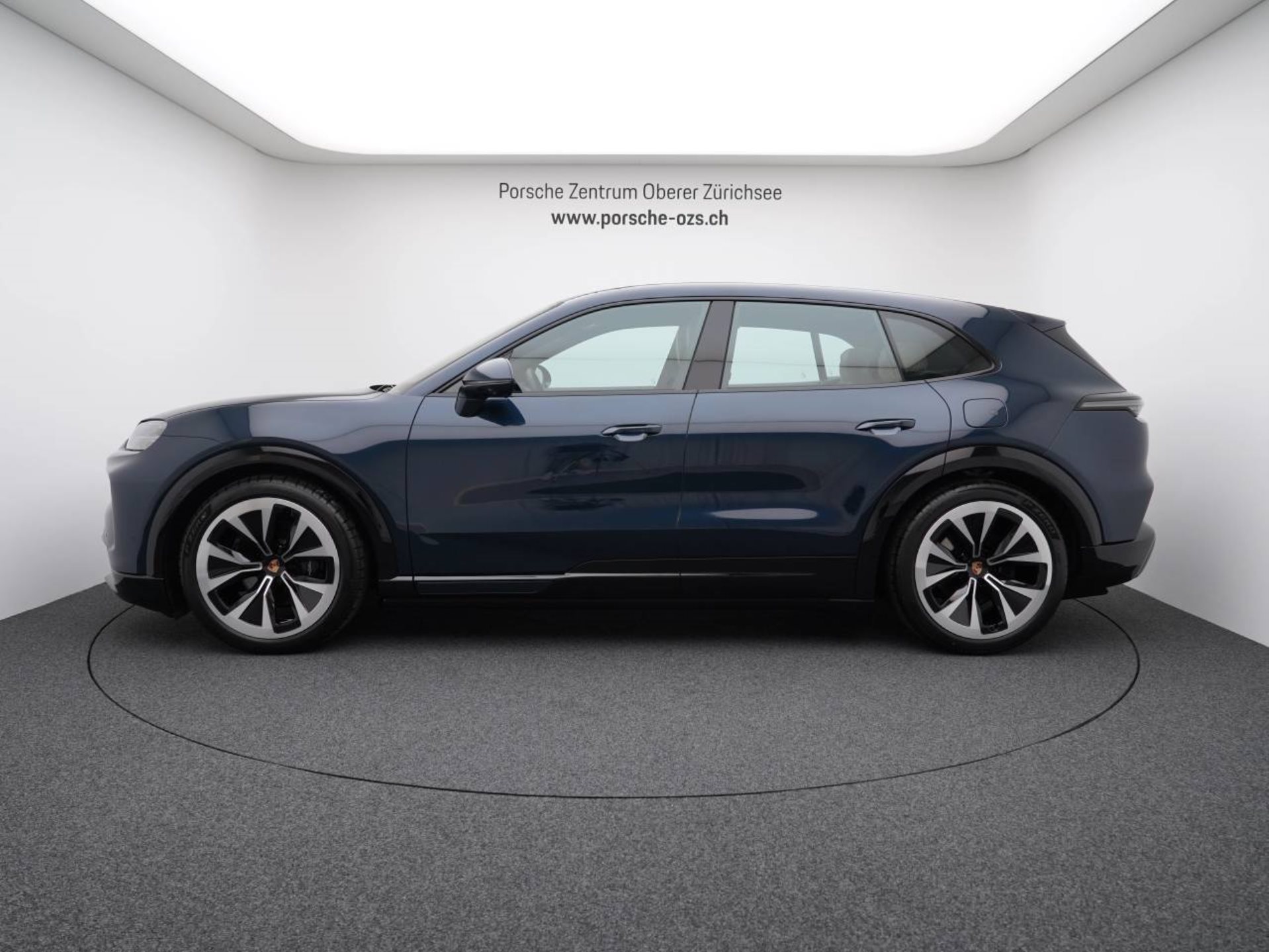 PORSCHE Cayenne Electric-image-1