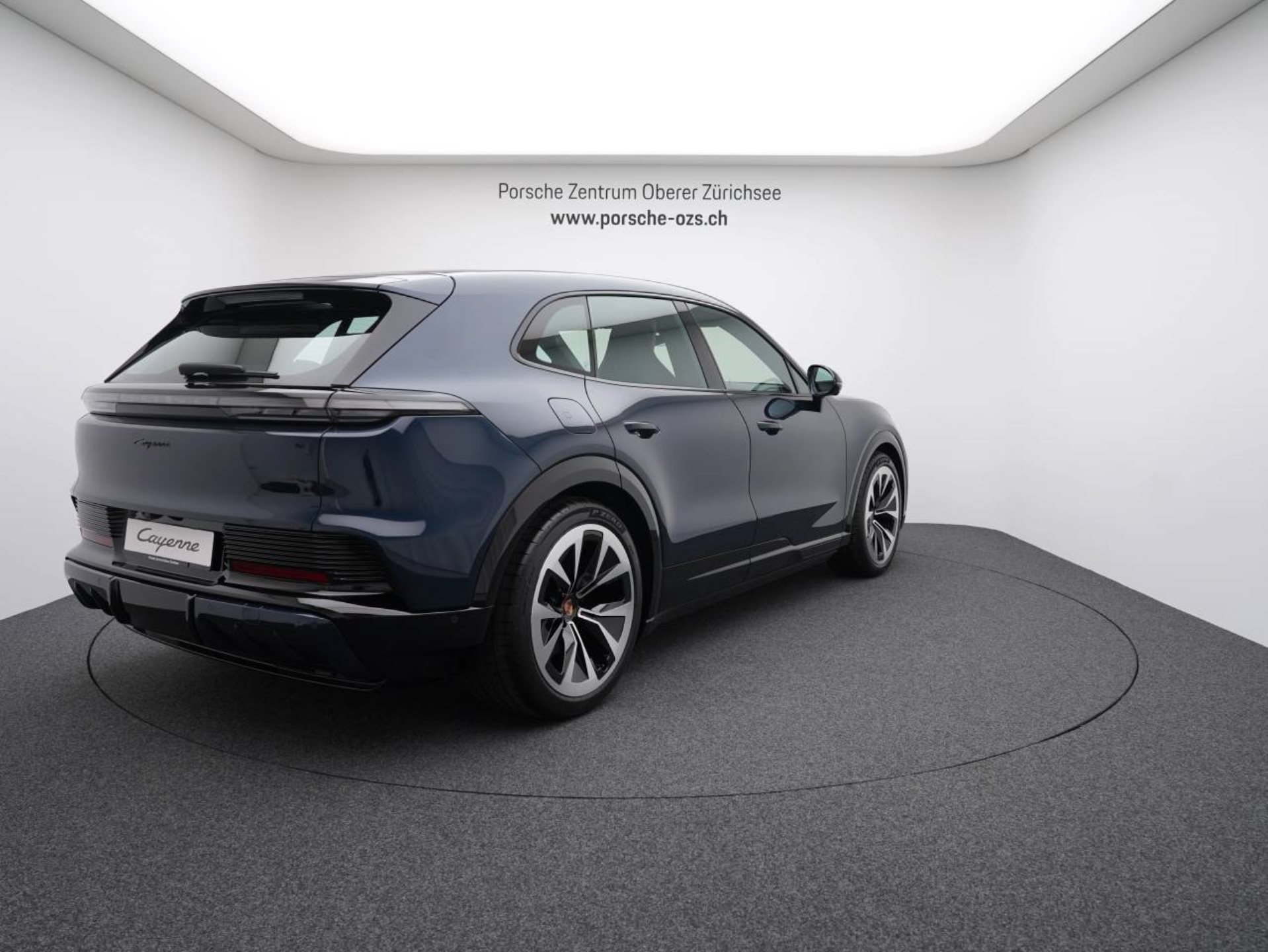PORSCHE Cayenne Electric-image-6