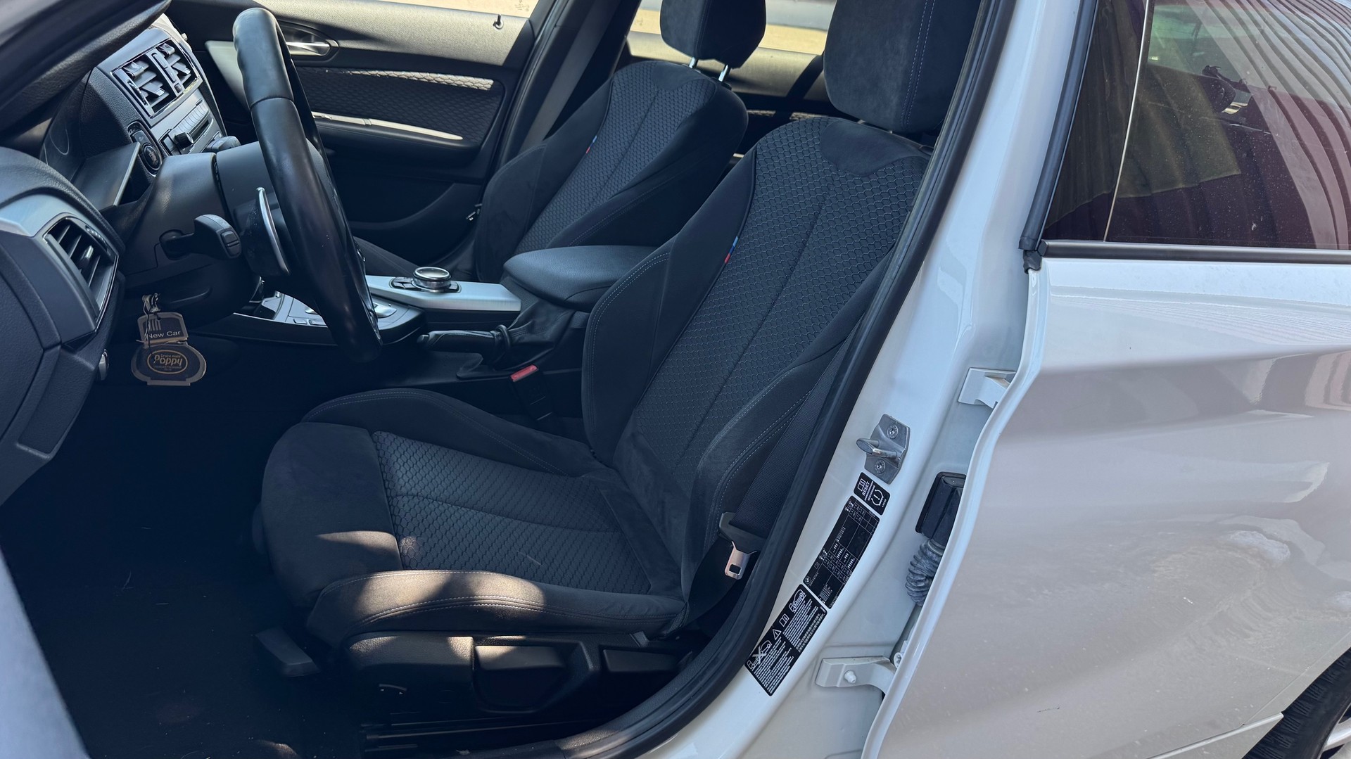 BMW M135i xDrive Steptronic-image-9