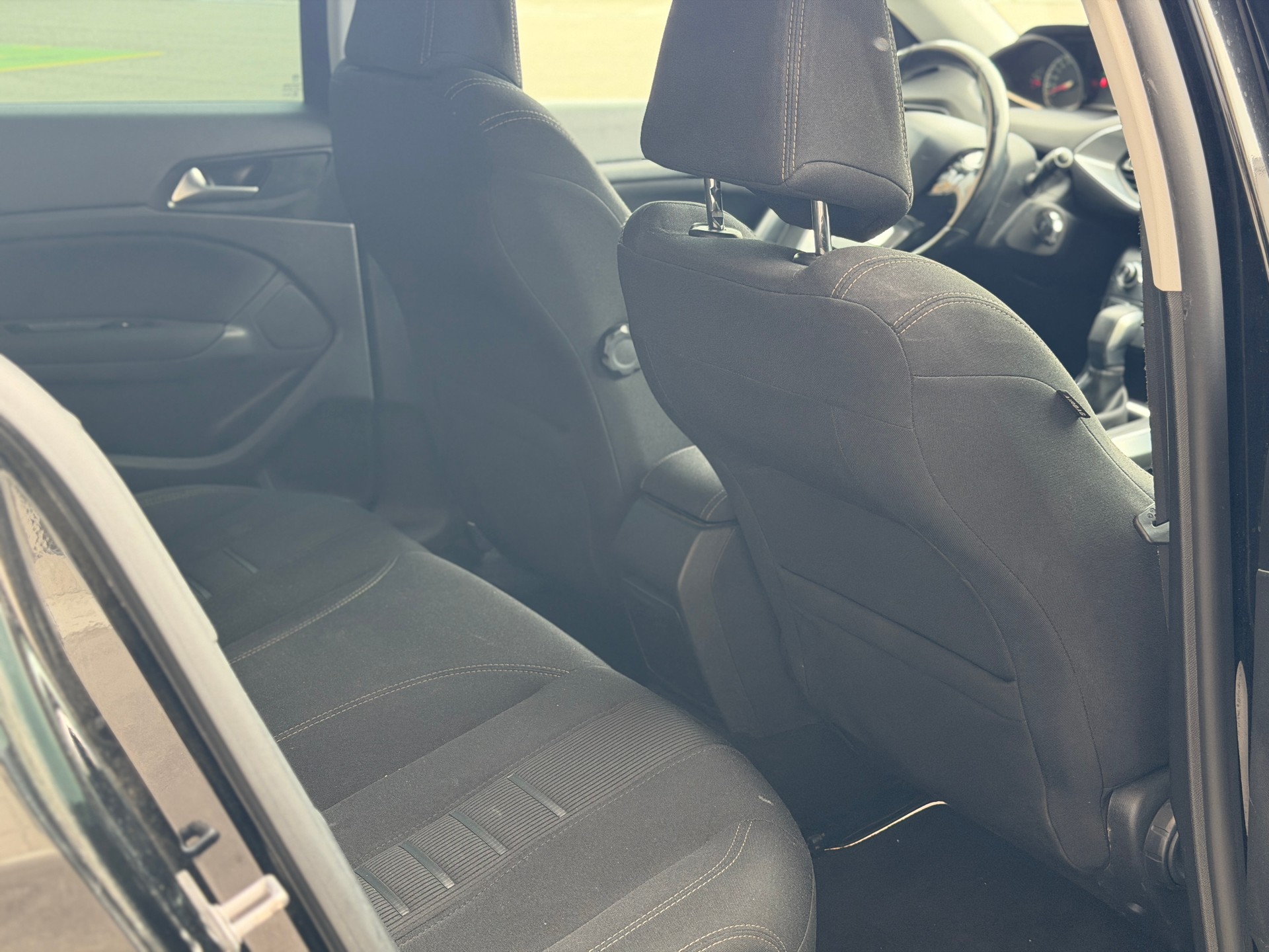 PEUGEOT 308 2.0 BlueHDI Active Automatic-image-18