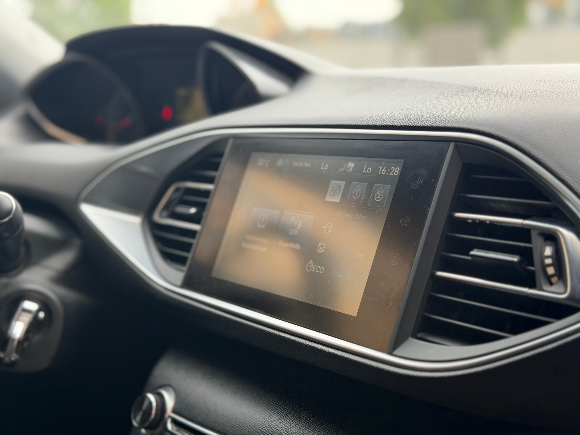 PEUGEOT 308 2.0 BlueHDI Active Automatic-image-27