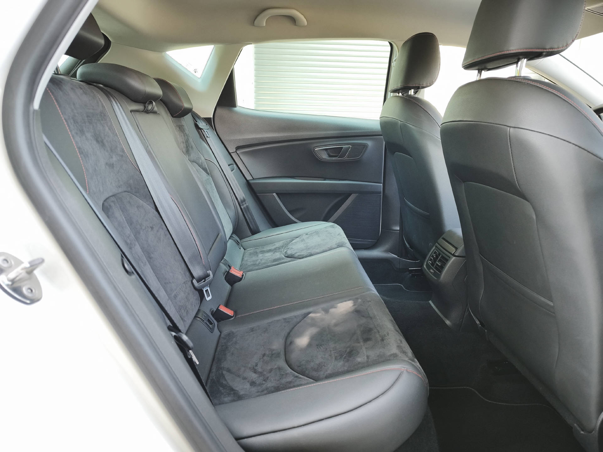 SEAT Leon 1.4 TSI 150 ACT FR DSG-image-9