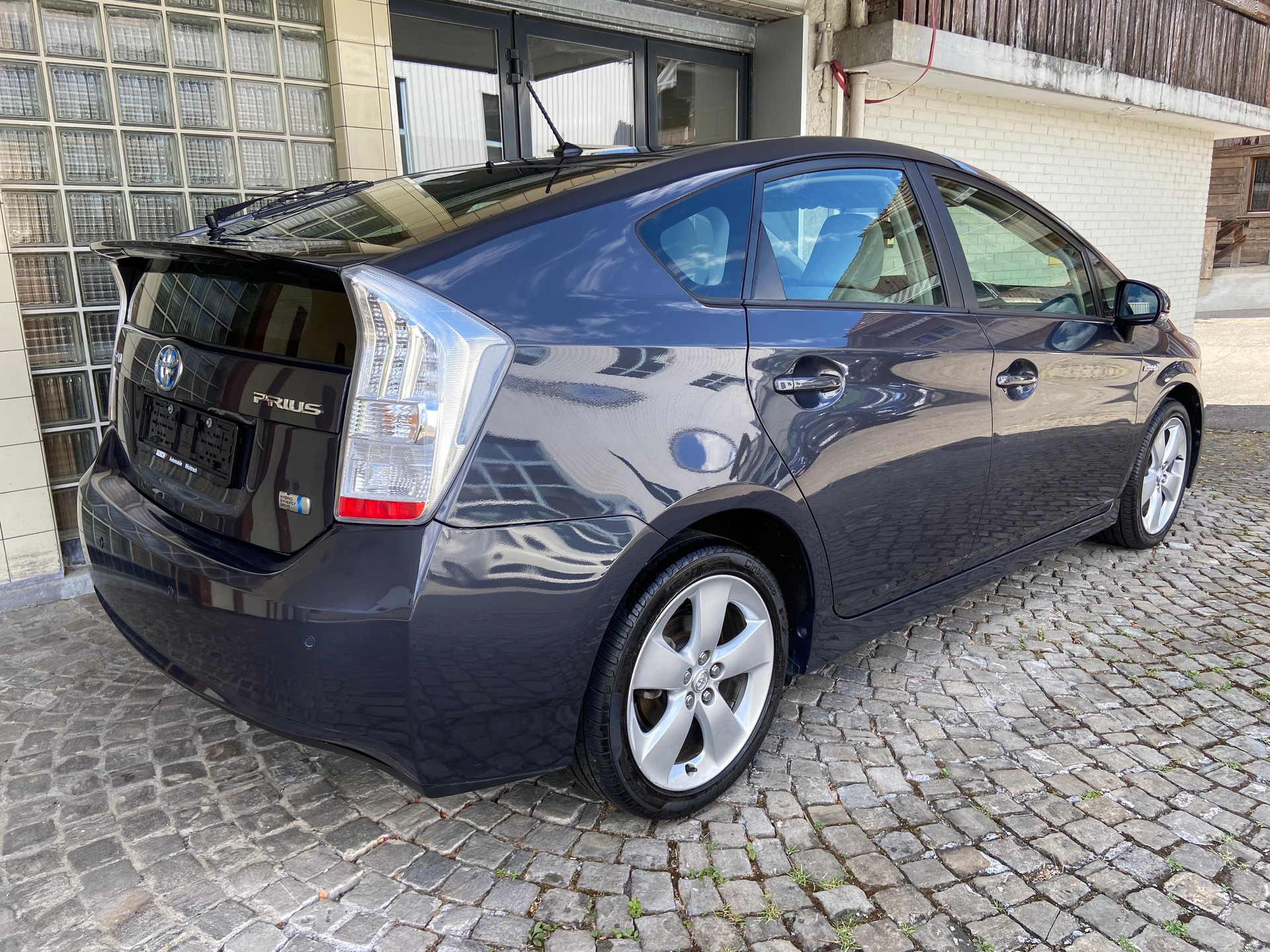 TOYOTA Prius 1.8 16V HSD Sol-image-4