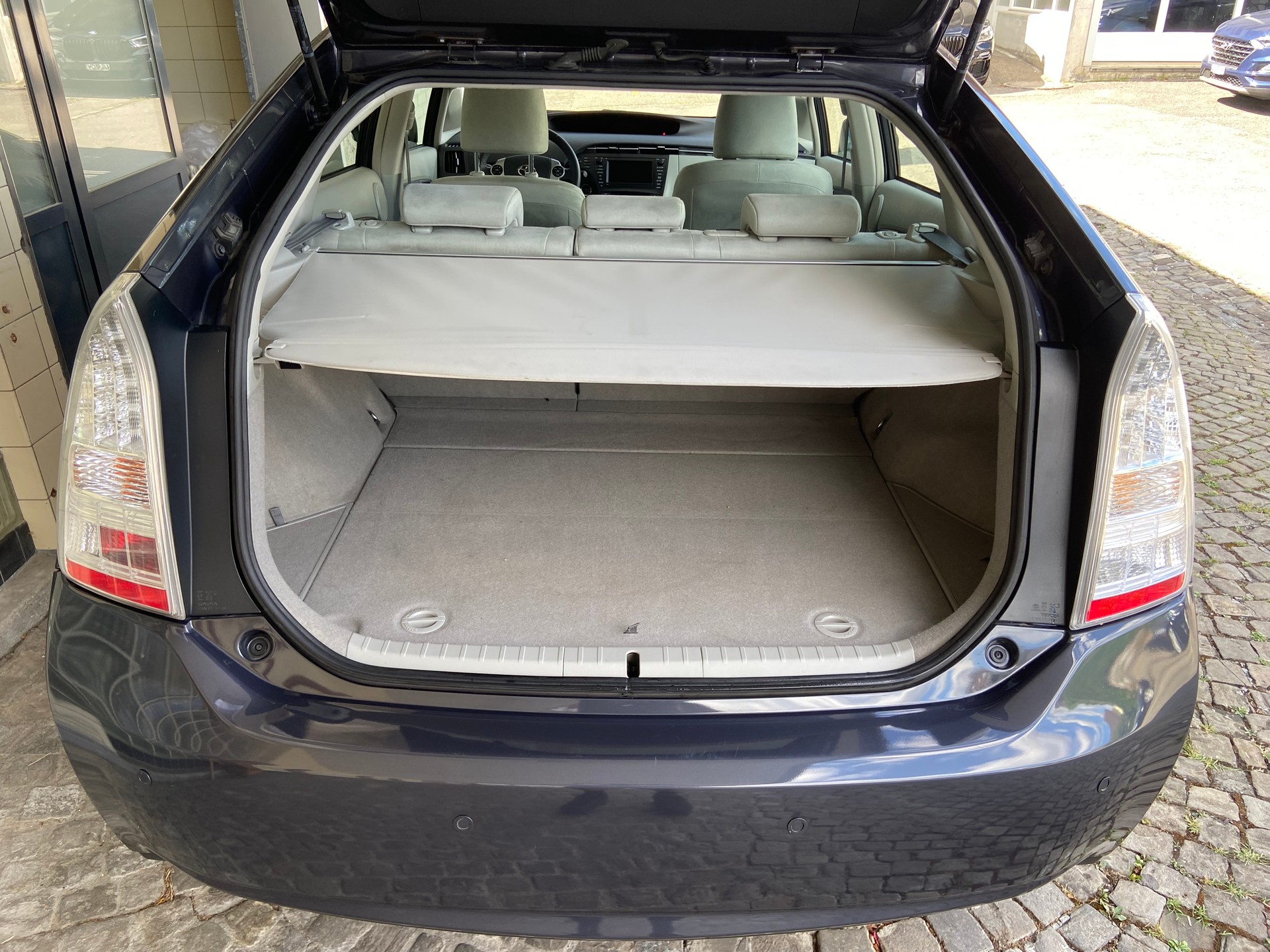 TOYOTA Prius 1.8 16V HSD Sol-image-11