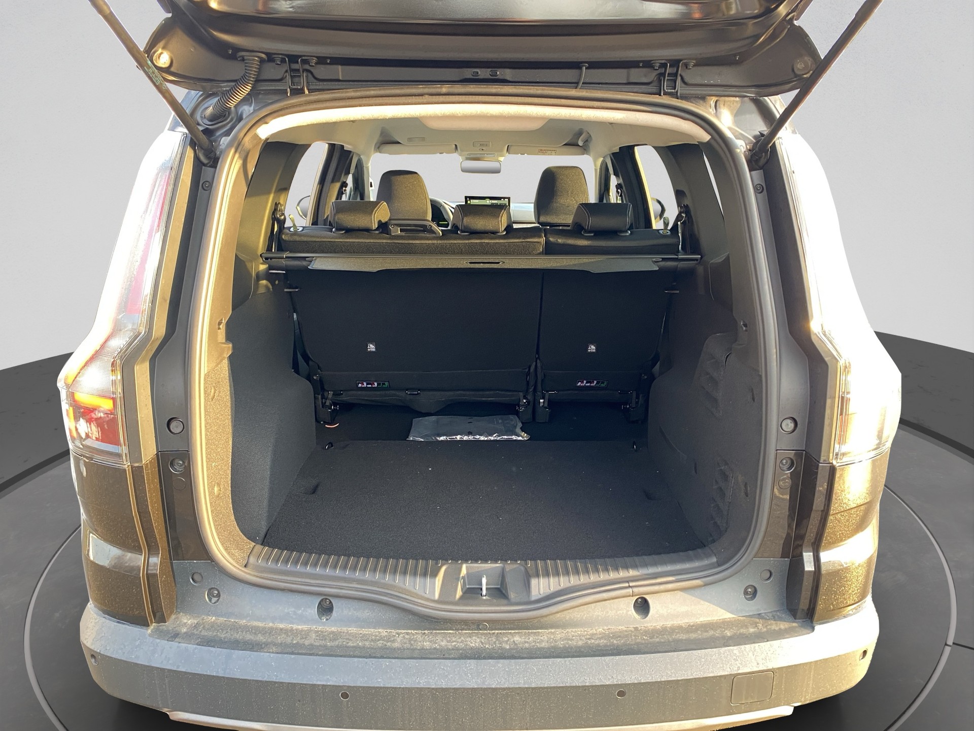 DACIA Jogger HEV 155 Journey-image-14