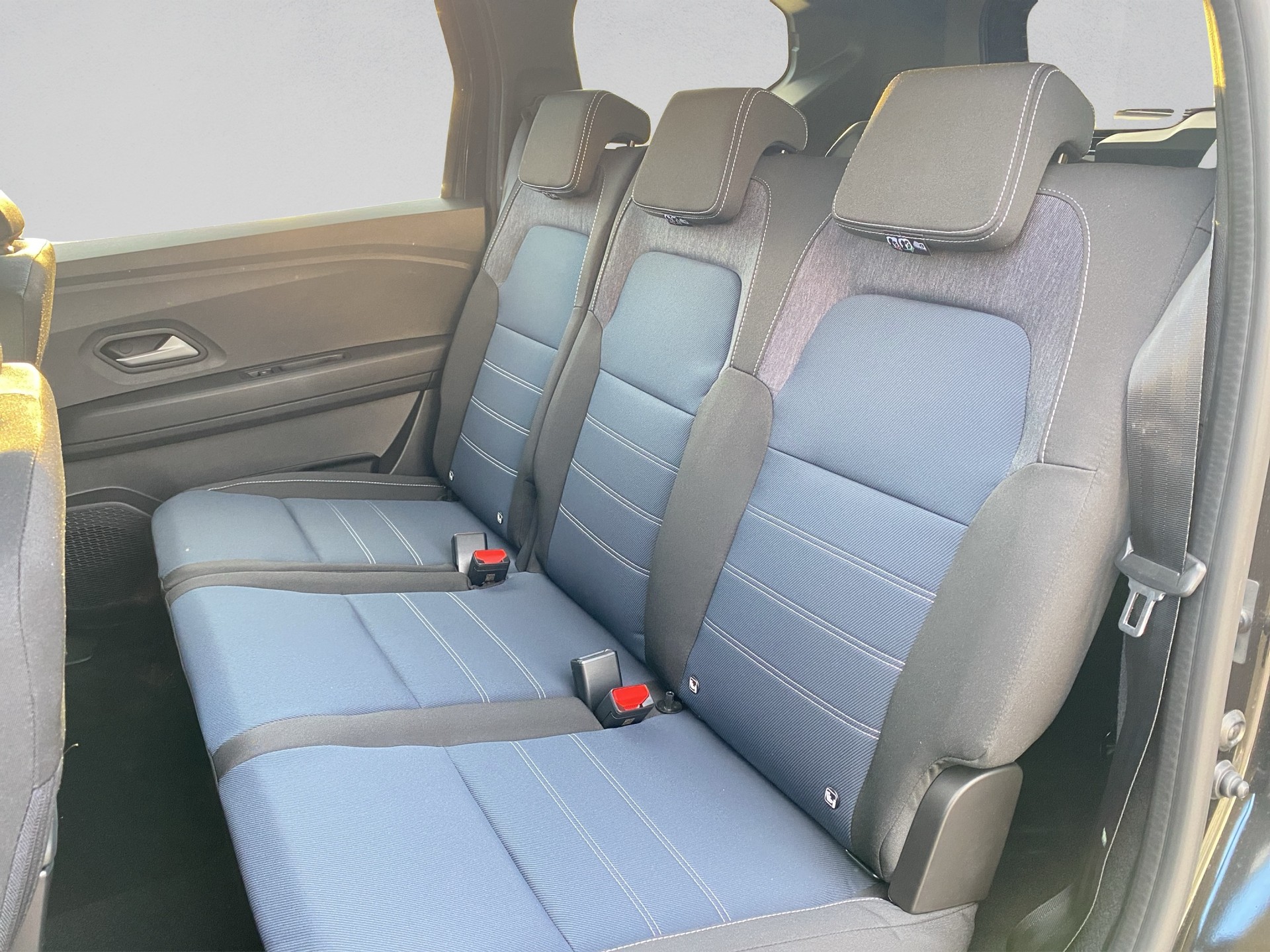 DACIA Jogger HEV 155 Journey-image-13