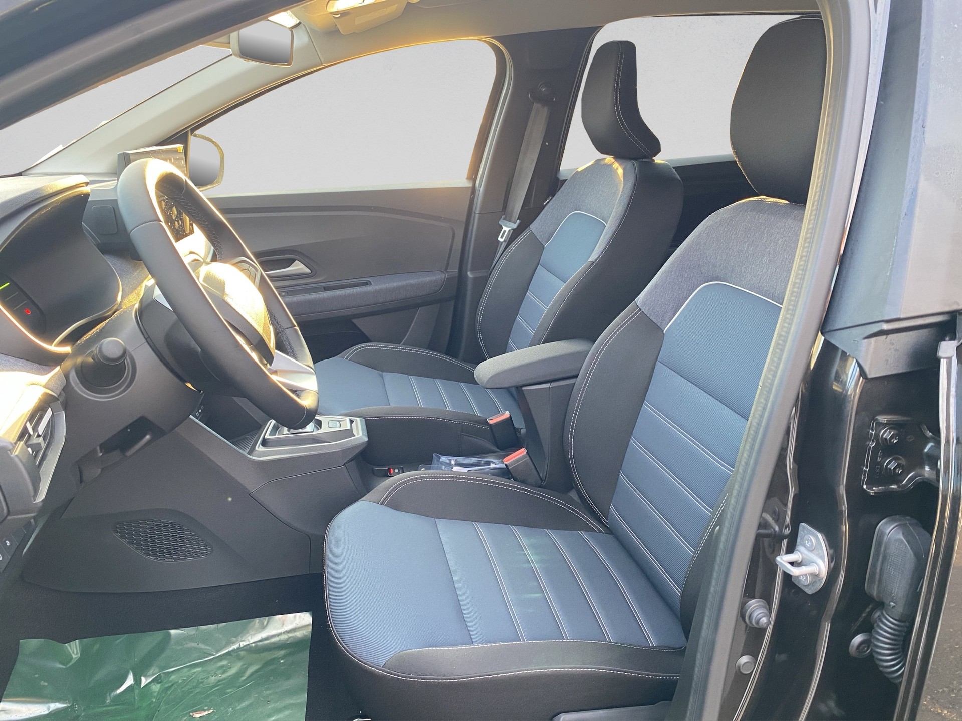 DACIA Jogger HEV 155 Journey-image-8