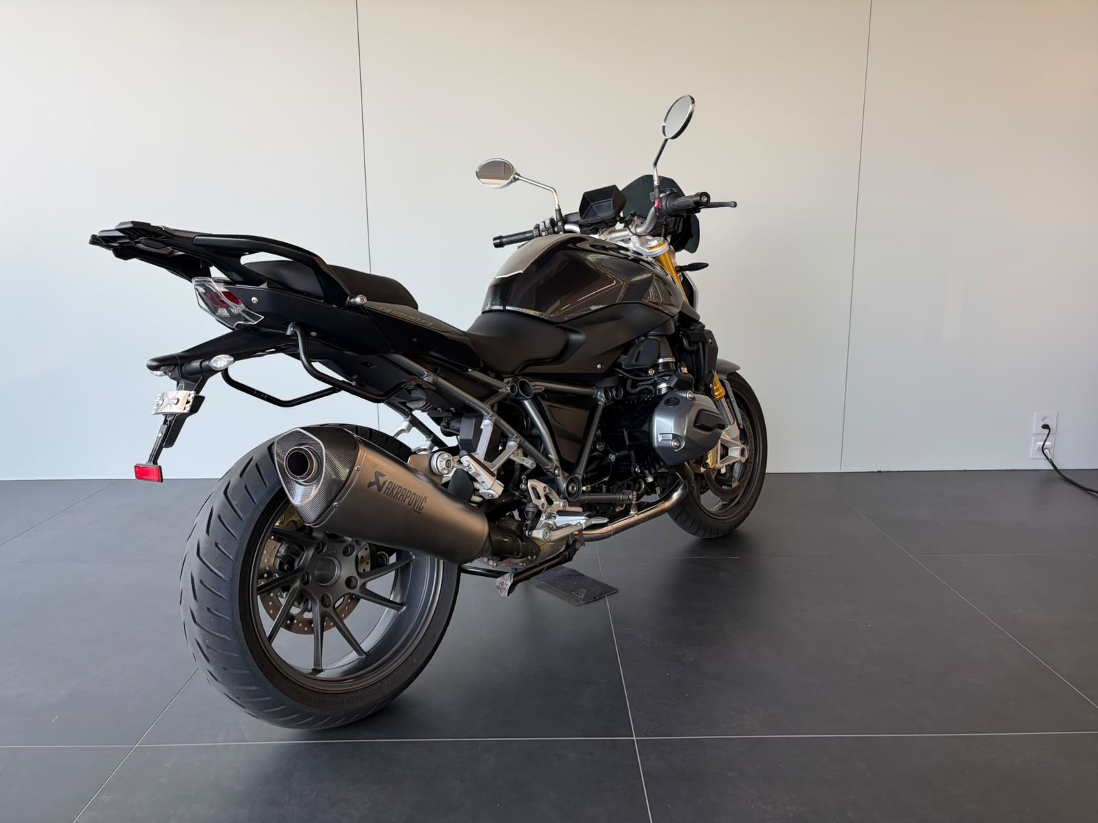 BMW R 1200 R ABS-image-6