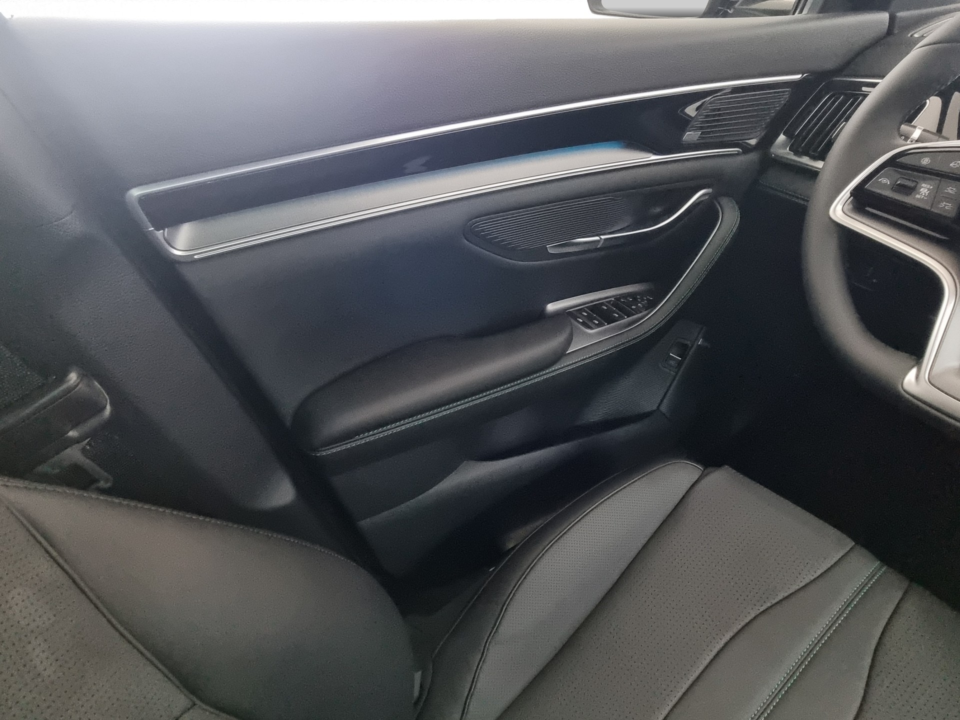 BYD Seal U DM-i Boost FWD-image-11