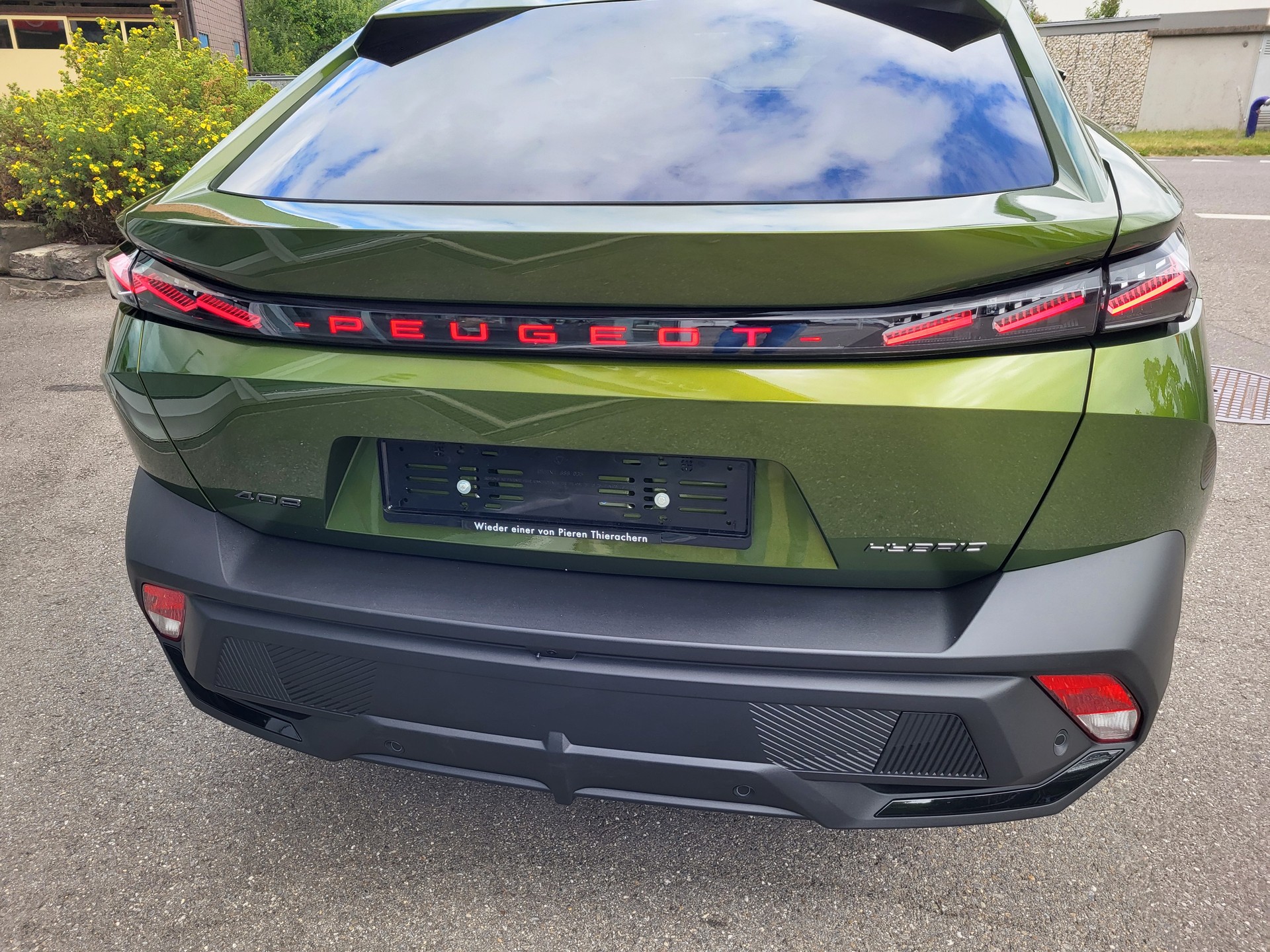 PEUGEOT 408 1.2 Hybrid 145 GT Exclusive-image-3