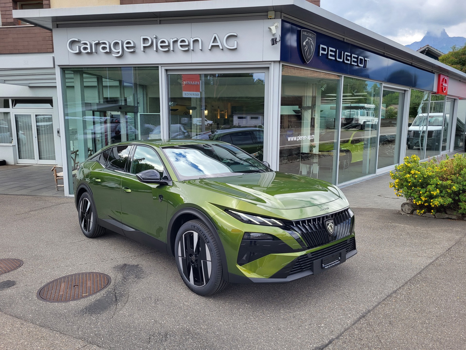 PEUGEOT 408 1.2 Hybrid 145 GT Exclusive-image-0