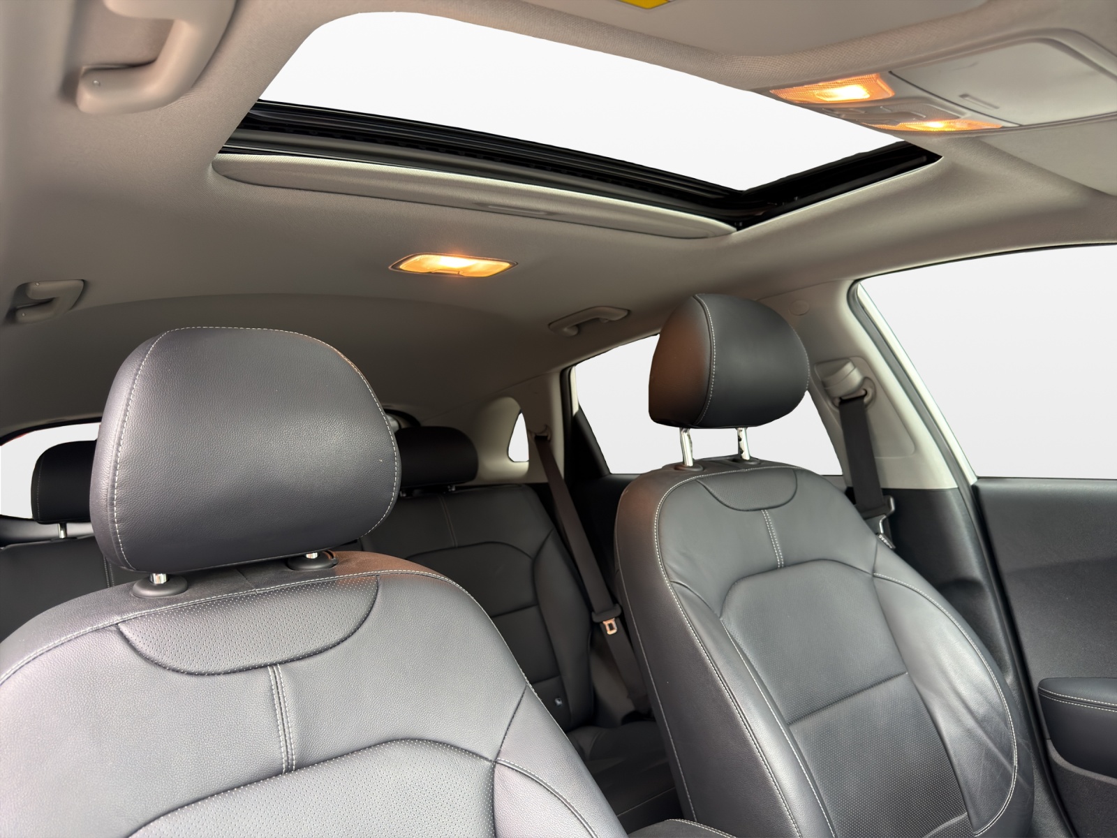 KIA Niro 1.6GDi Hybrid Style DCT-image-15