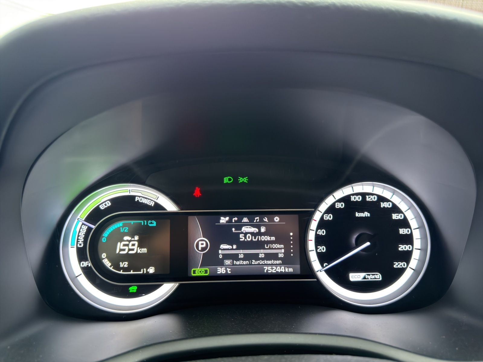 KIA Niro 1.6GDi Hybrid Style DCT-image-22