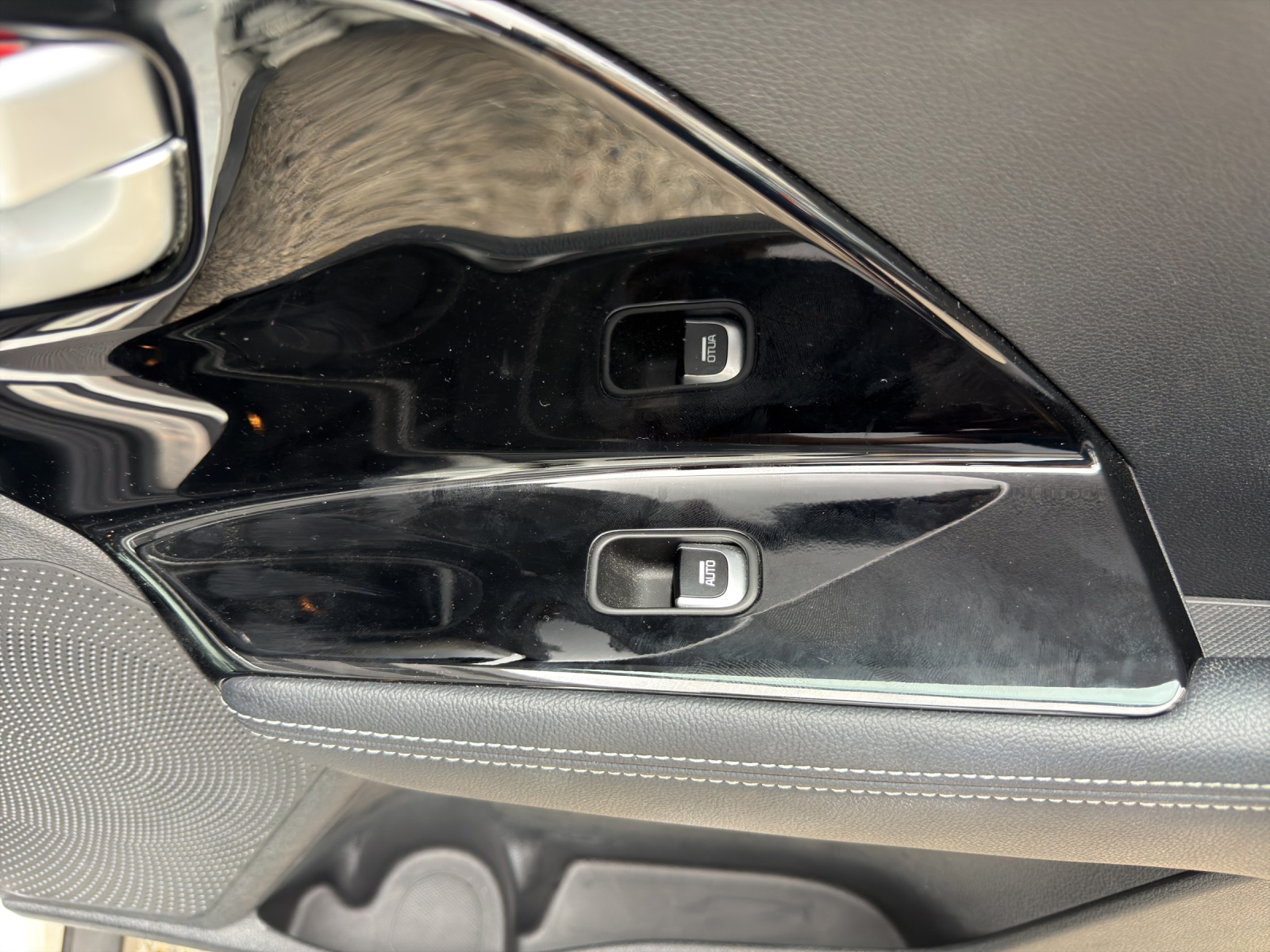 KIA Niro 1.6GDi Hybrid Style DCT-image-16