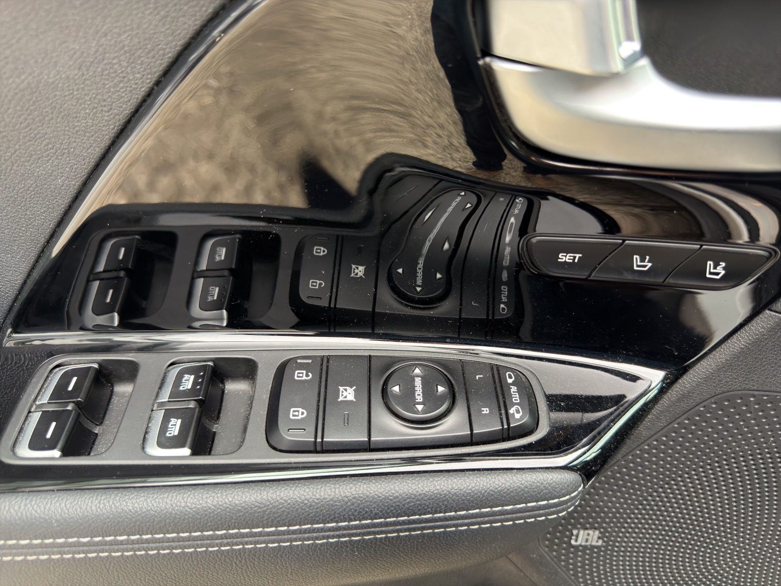 KIA Niro 1.6GDi Hybrid Style DCT-image-9