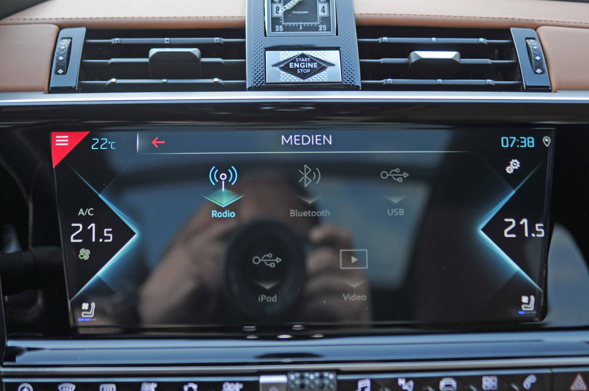 DS AUTOMOBILES DS 7 Crossback E-Tense 300 OPERA-image-13