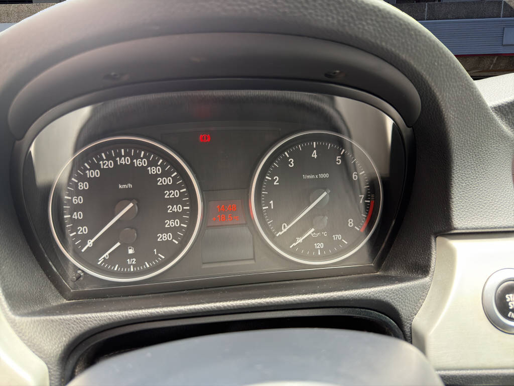 BMW 335i xDrive Touring-image-11